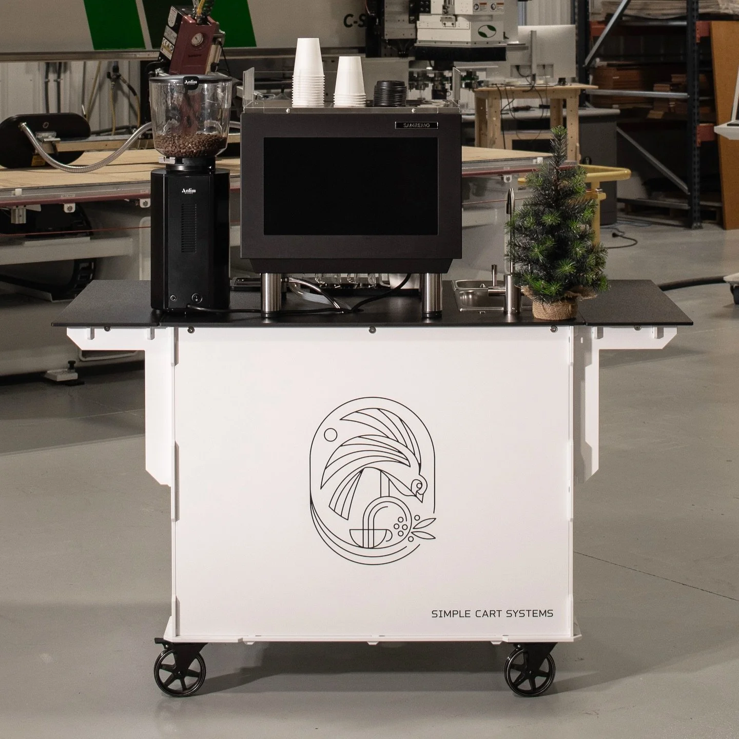 Bring on the big crowds. The Sanremo Zoe Compact 2 Group will take them on without a sweat. Available in both 110v and 220v options, the Zoe is a workhorse with an approachable price point. We have created top layout options that are optimized for th