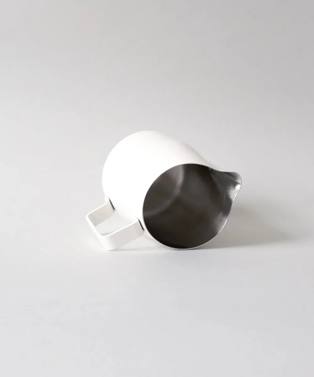 wpm-22oz-wide-spout-latte-art-pitcher-in-matte-white-02_1080x.jpg