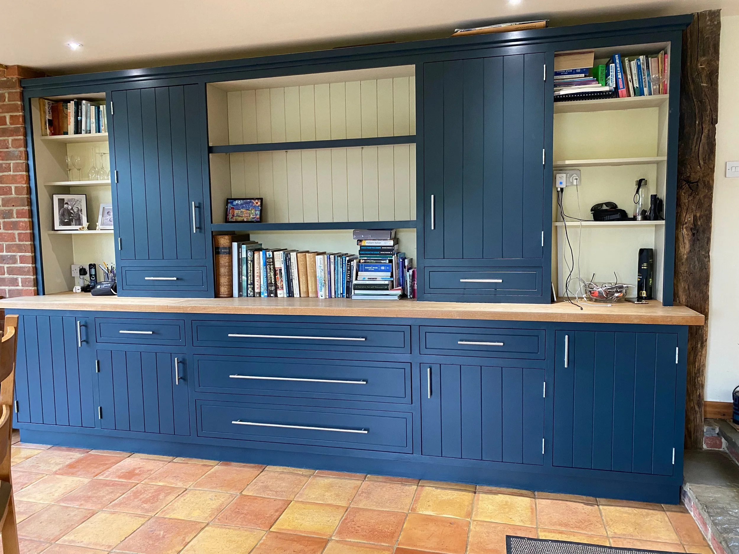 Refurbished kitchen in Bishops Waltham, Hampshire hand painted by Larsen Paint Finishes in Papers and Paint 