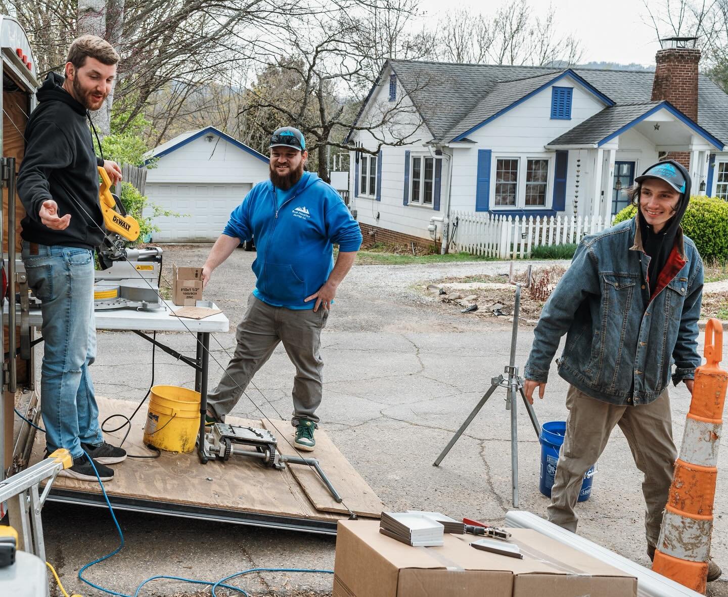 If you&rsquo;re not having fun at work, then what are you even doing? #gutterlife

www.bluemountaingutterco.com

(828)390-0243

#gutters #gutterservices #contractor #construction #funatworkday #familyowned #familybusiness #localbusiness #asheville #t