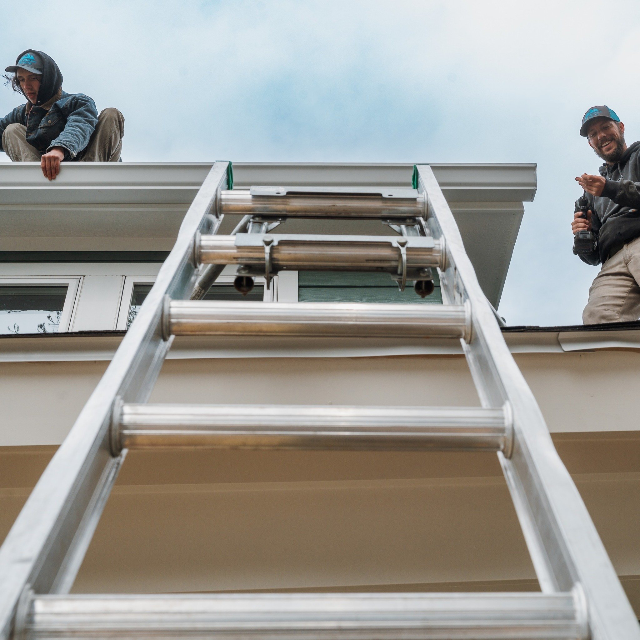 Climbing ladders and working on the roof is dangerous. That&rsquo;s why our company is fully ensured, including both worker&rsquo;s compensation and liability, to protect both you and our team. 

(828)390-0243

www.bluemountaingutterco.com

#safetyfi