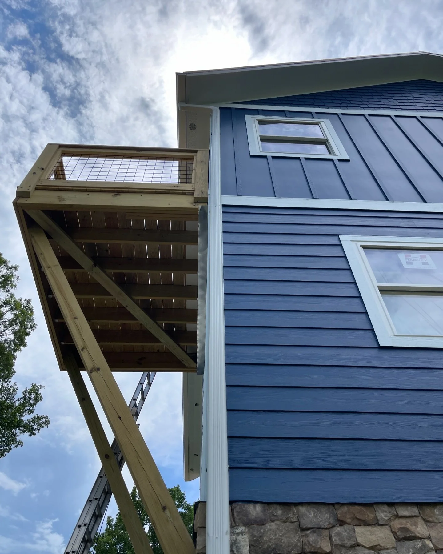 Blue skies, blue houses, and Blue Mountain Gutter Co. go together quite nicely. 

Properly installed gutters will keep you feeling sunny, even when rain clouds come your way!

Bluemountaingutterco.com

(828)390-0243