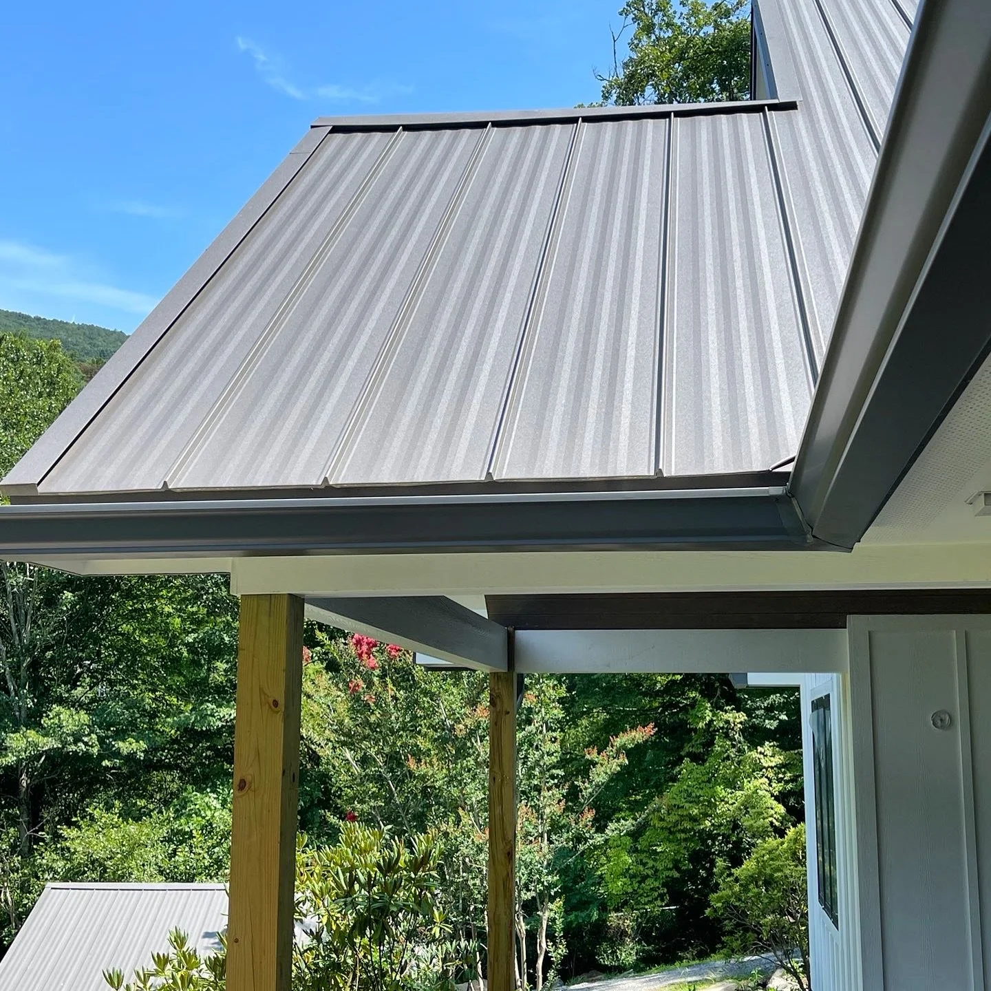 Choosing the right gutters is an important decision for your home. We always recommend upgrading to 6 inch gutters when installing a metal roof. 

(828)390-0243

www.bluemountaingutterco.com

#guttercompany #gutters #doitright #localbusiness #familyb