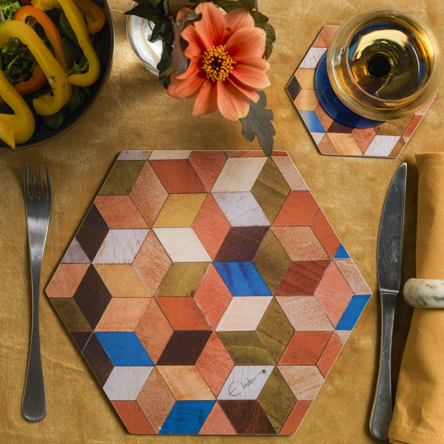 LEO Placemat Small Hexagonal.