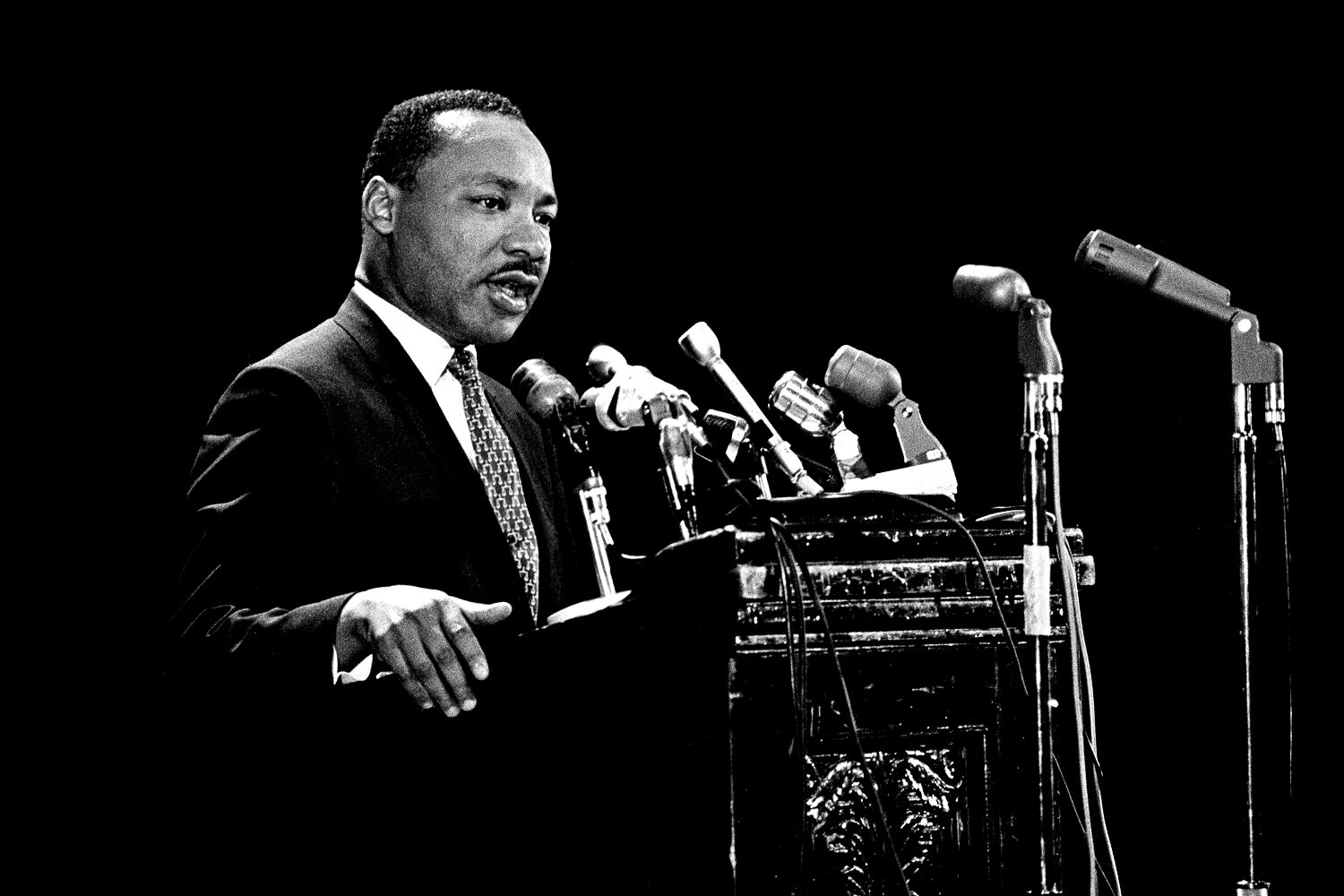  Martin Luther King Jr. speaking in Stanford’s Memorial Auditorium in 1967. Credit: Stanford University. 