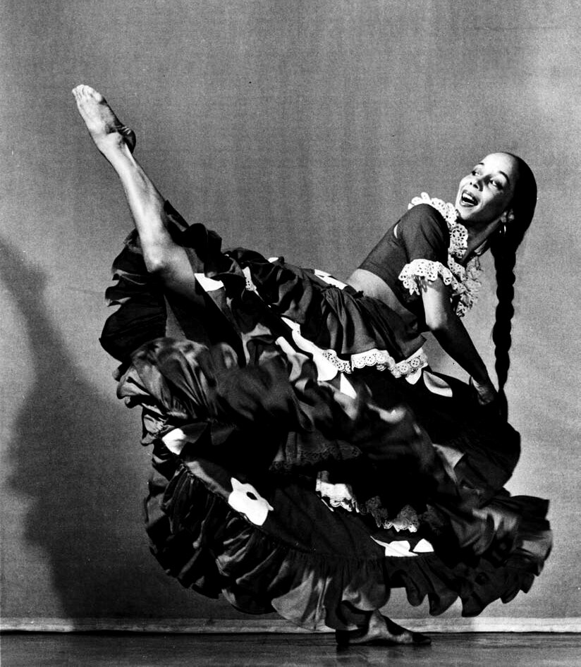  Janet Collins in  La Creole . Courtesy of the Metropolitan Opera Archives. 