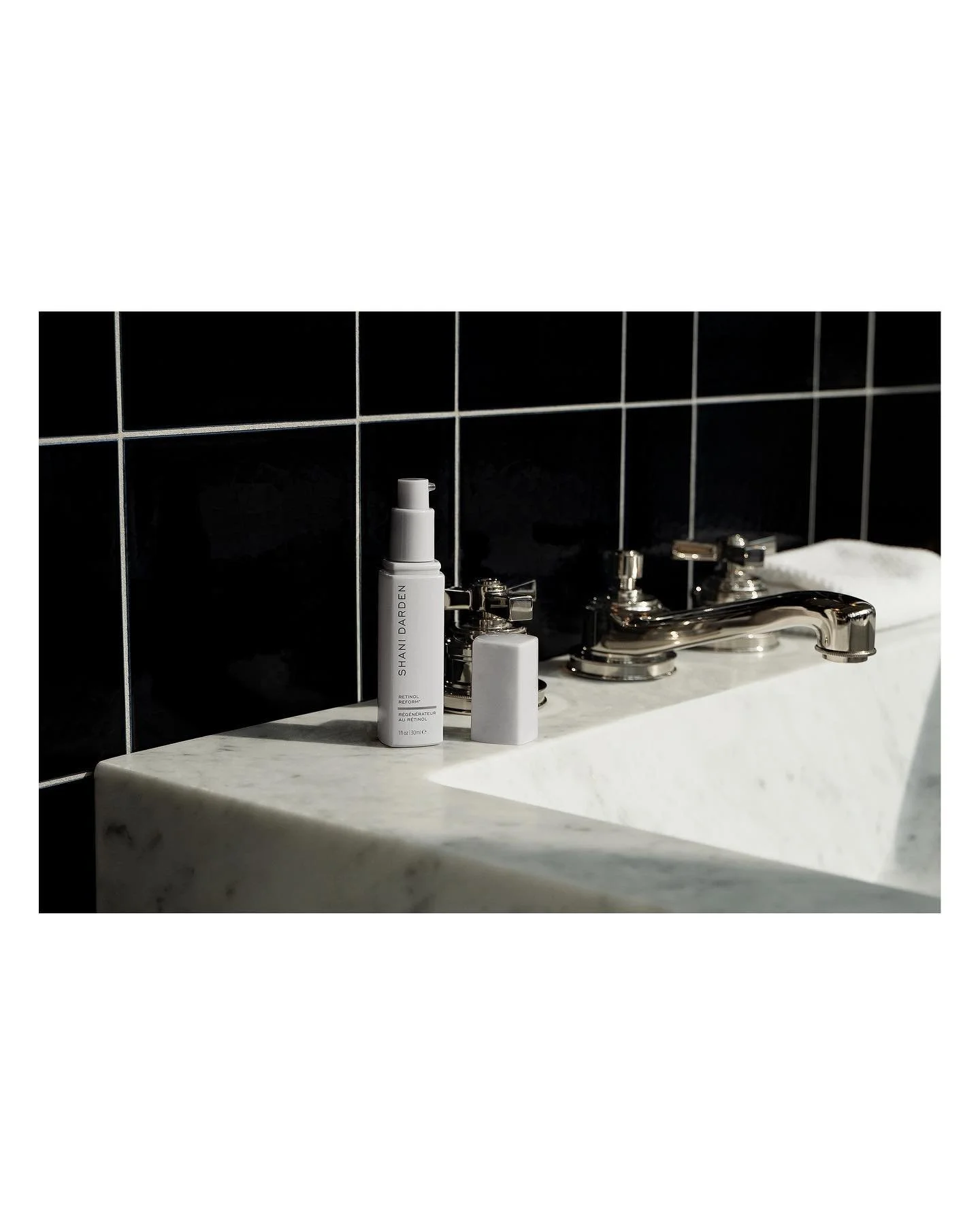 𝙵𝚁𝙾𝙼 𝙾𝚄𝚁 𝚂𝚃𝚄𝙳𝙸𝙾𝚂: @shanidarden
 
#photography #productphotography #shanidaren #skincare #creative #editorialphotography #creativestudio #waterworks