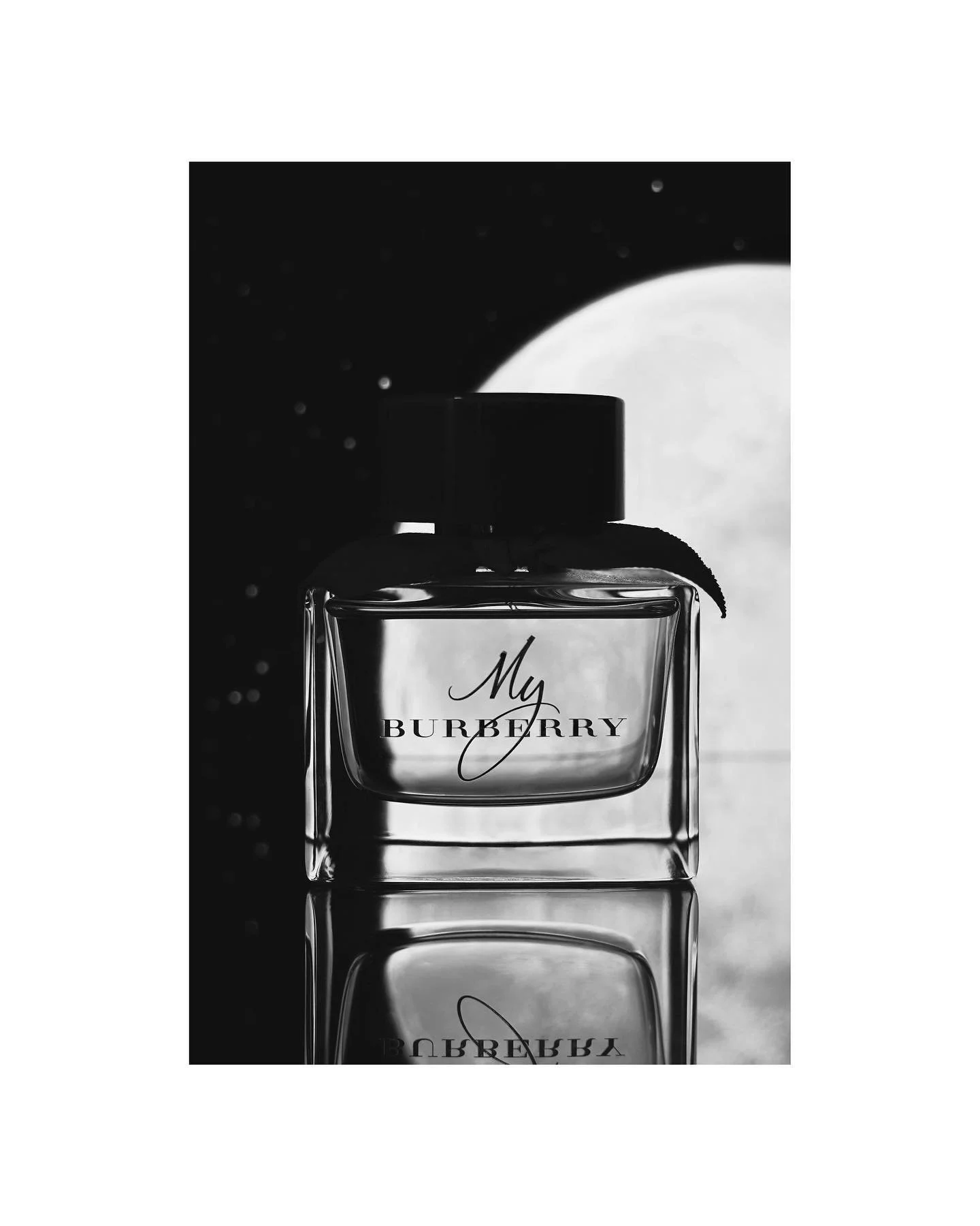 Latest from our studio: @burberry @burberrybeauty 

&mdash;&mdash;&mdash;
#fragrance #productphotography #stilllife #creative #creativephotography #burberry #perfume #studio