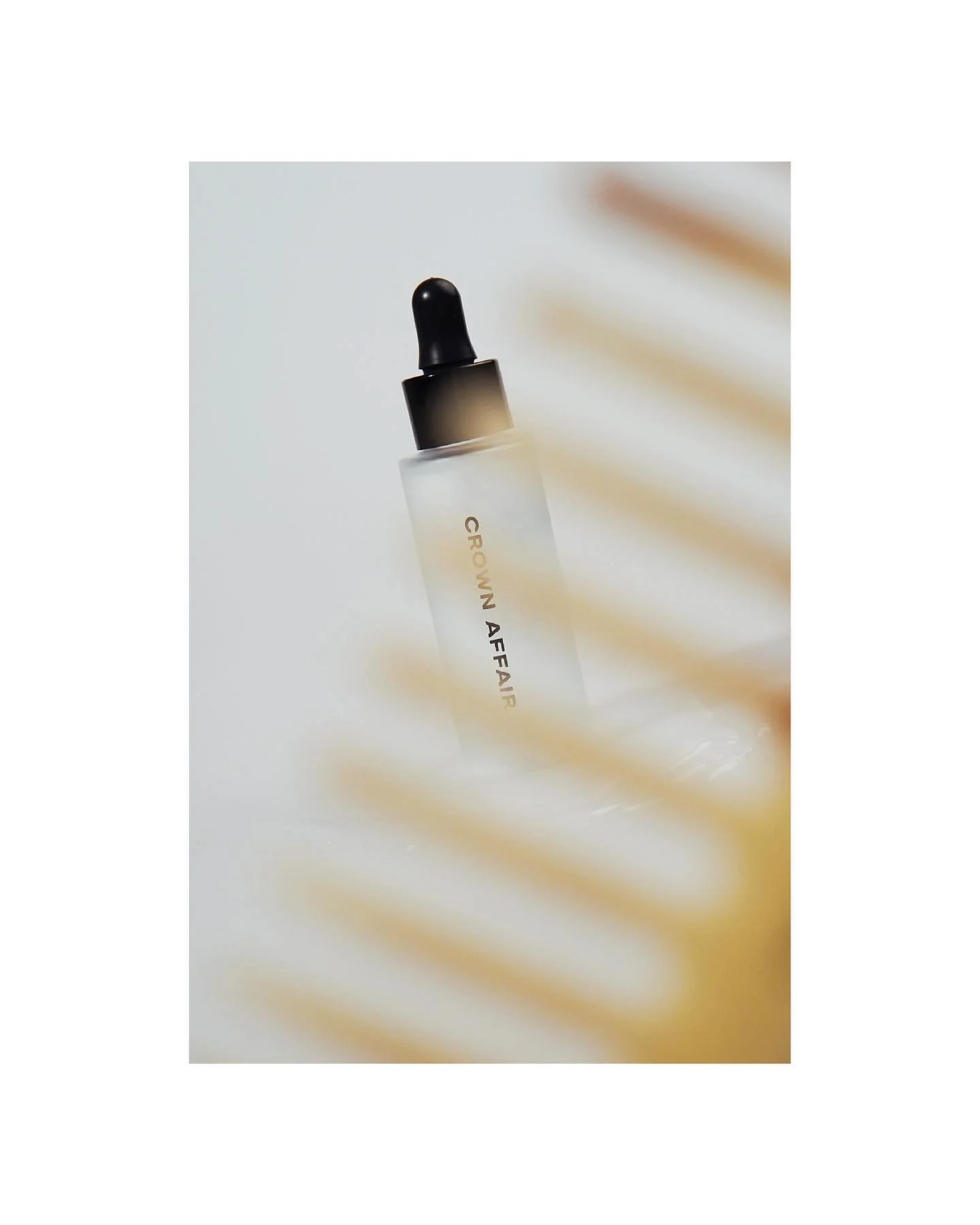 Now Live: Limited edition set by @crownaffair x @roseinc 

For the month of June 2021 buy this set and a contribution of 10% of the purchase price will be made to Dress for Success. 

Photo by @in.between.studios

_________________
#productphotograph