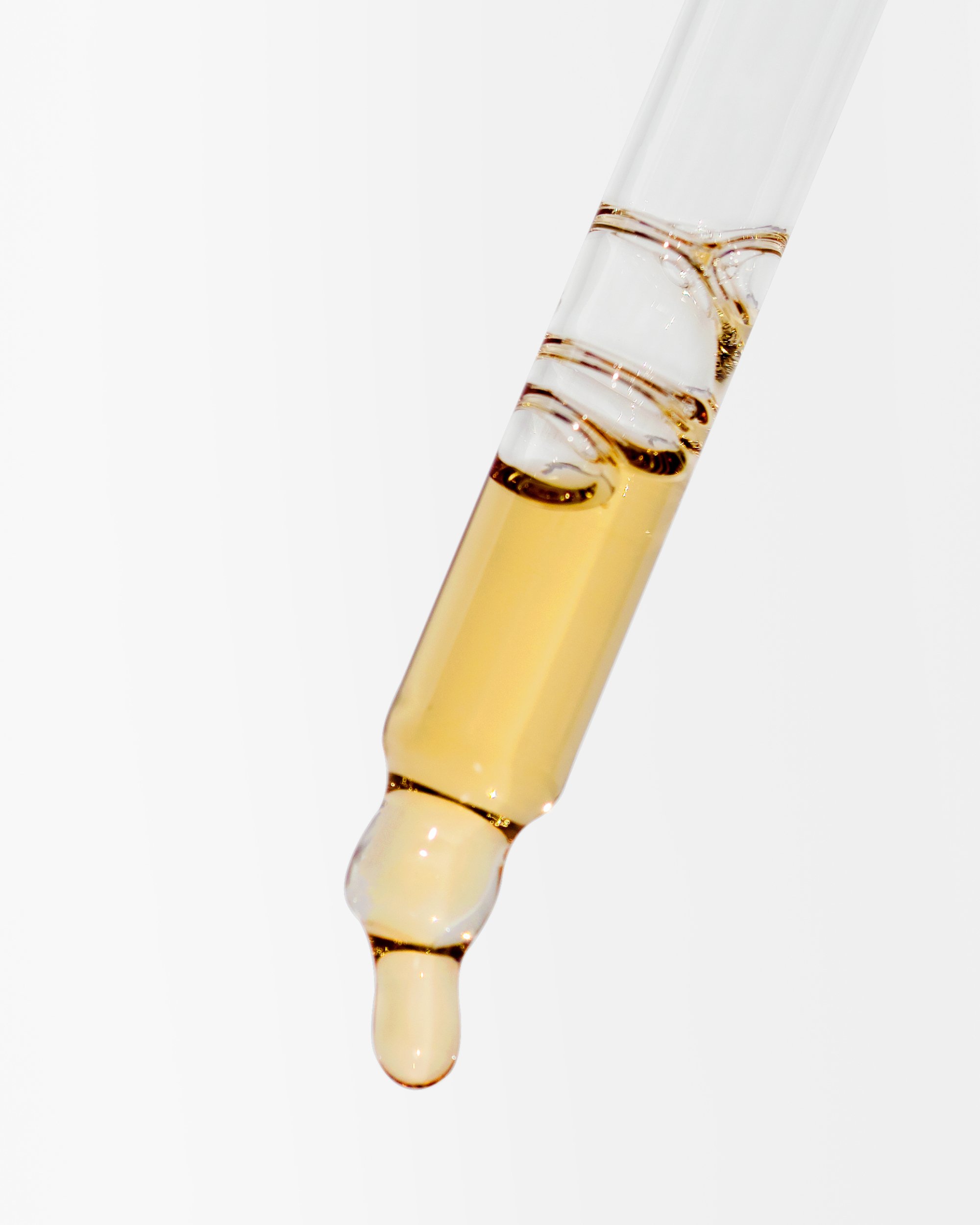 Hemp-Oil-SHEbd-DSC09481-Editorial-Usage-Rights-Only-Ending-February-13th-2022-Final 1.jpg
