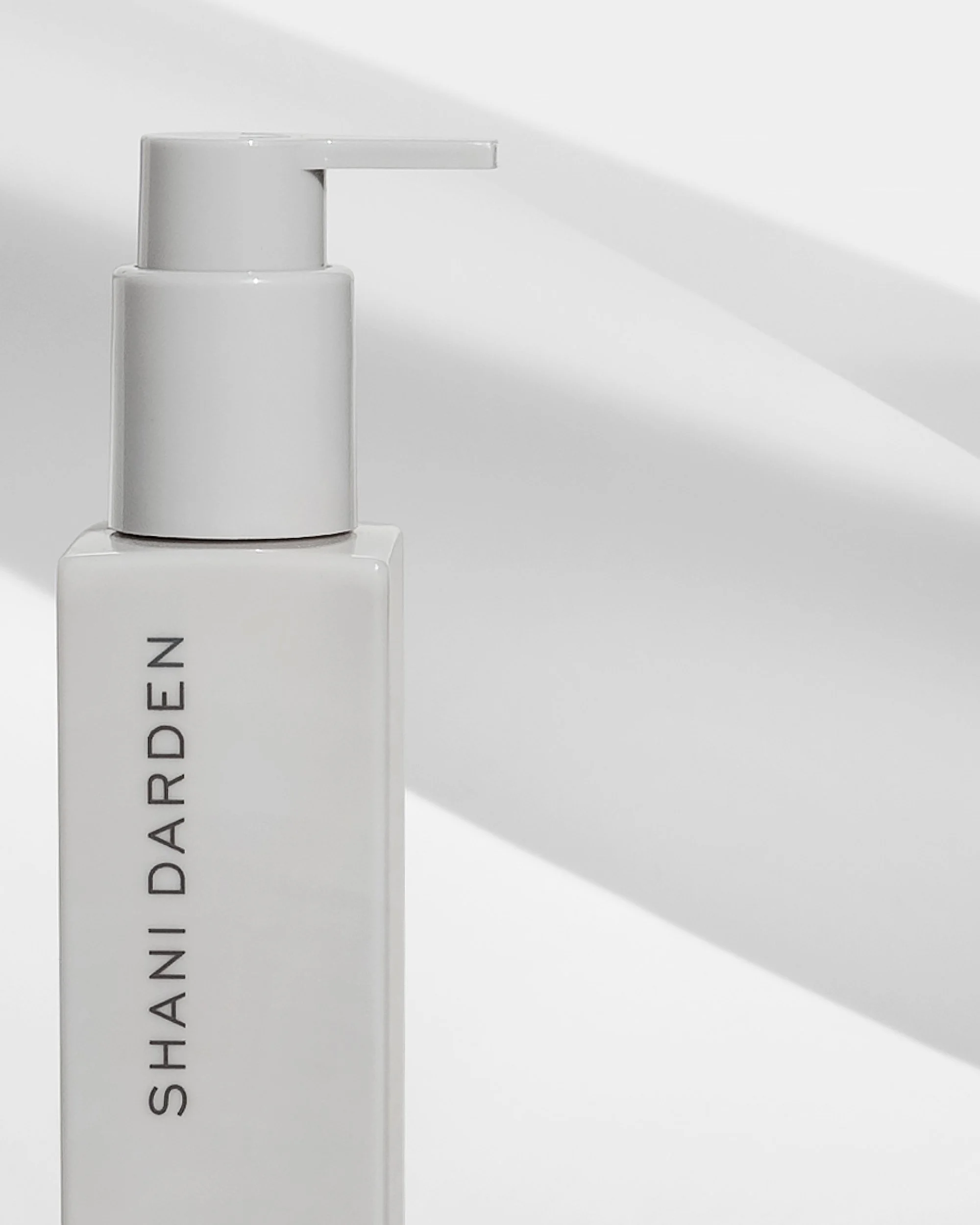 Hero-Cleansing-Serum-Shani-Darden-DSC04384 1.jpg