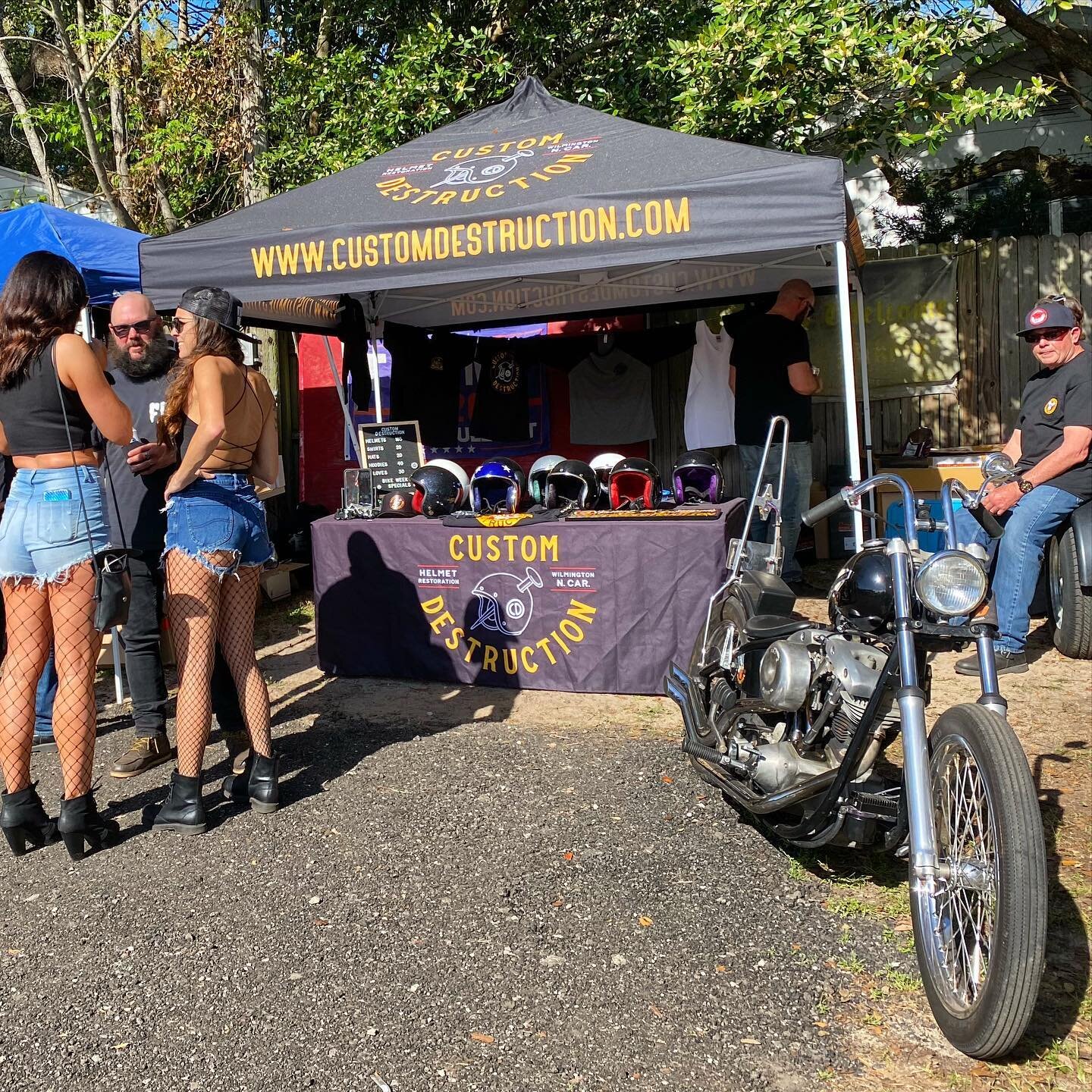 We will be set up at @willieschoppertime on Thursday. Swing through and pick up a t-shirt, helmet, say hey, whatever! See y&rsquo;all this week. Rally!!!! #motorcyclegloves #cyclesourcemagazine #motoculture #makebikersbuffagain #Harley #bobber #chopp