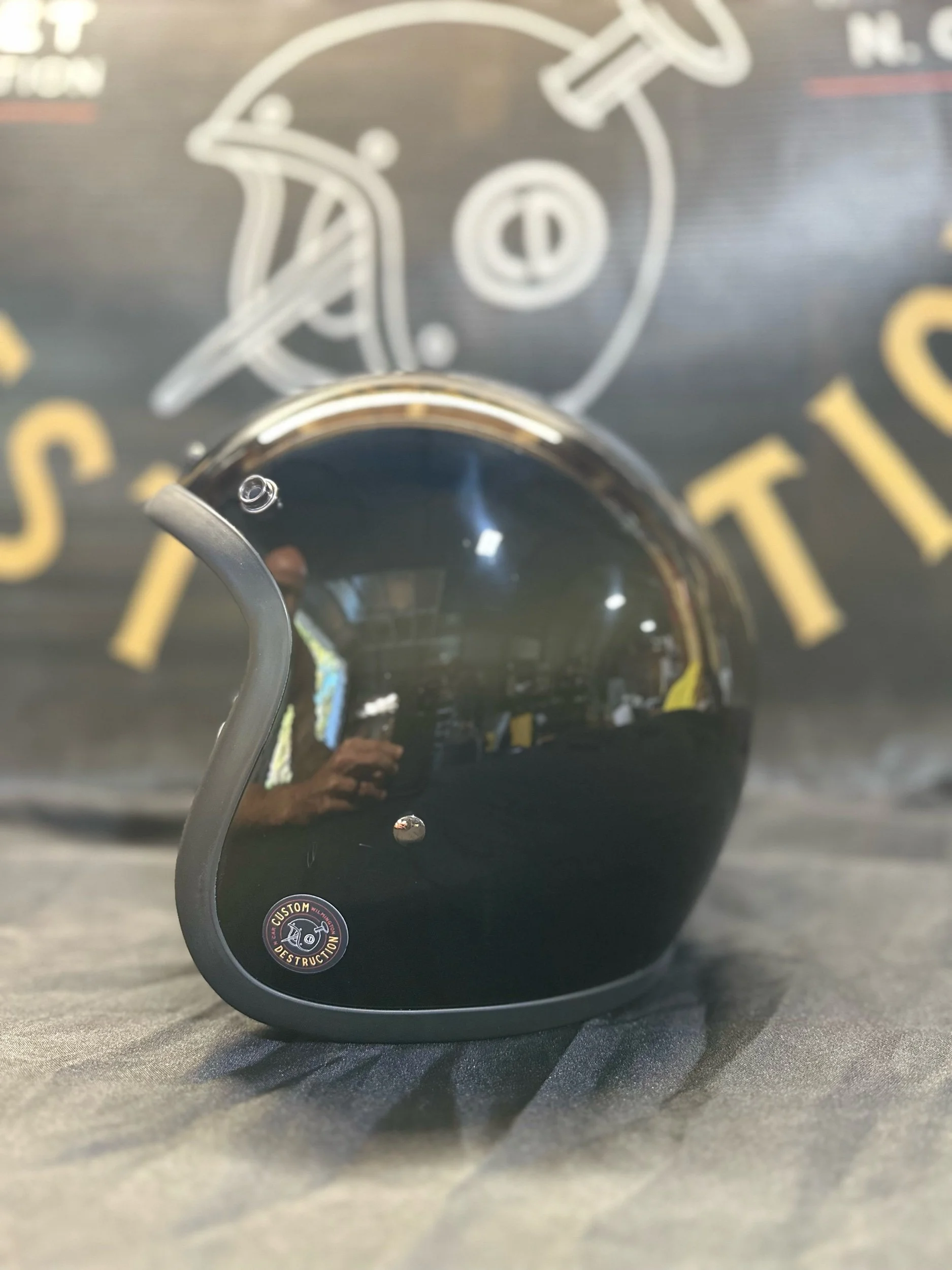 GLOSS BLACK WITH BLACK TRIM