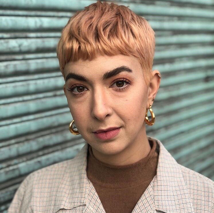 ⚡️Ashley⚡️strikes again. Little low-tox coral color @originalmineral . Perfect cut styled using @cultandking balm.