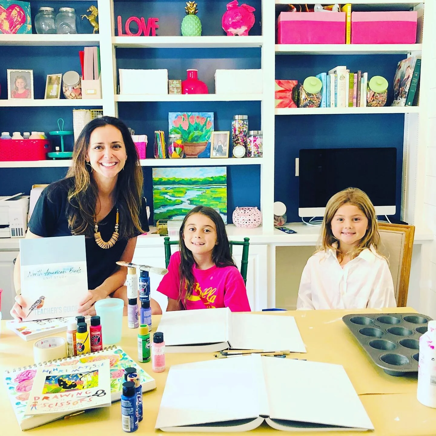 All my #enneagram4 dreams are coming true in this tiny little pink and navy room right now! 

ᗯIᗪᗴ Oᑭᗴᑎ ᔕᑭᗩᑕᗴᔕ Homeschool is off to a slow start as we intentionally ease into a new season for our family! 
God laid it on my heart to homeschool some of