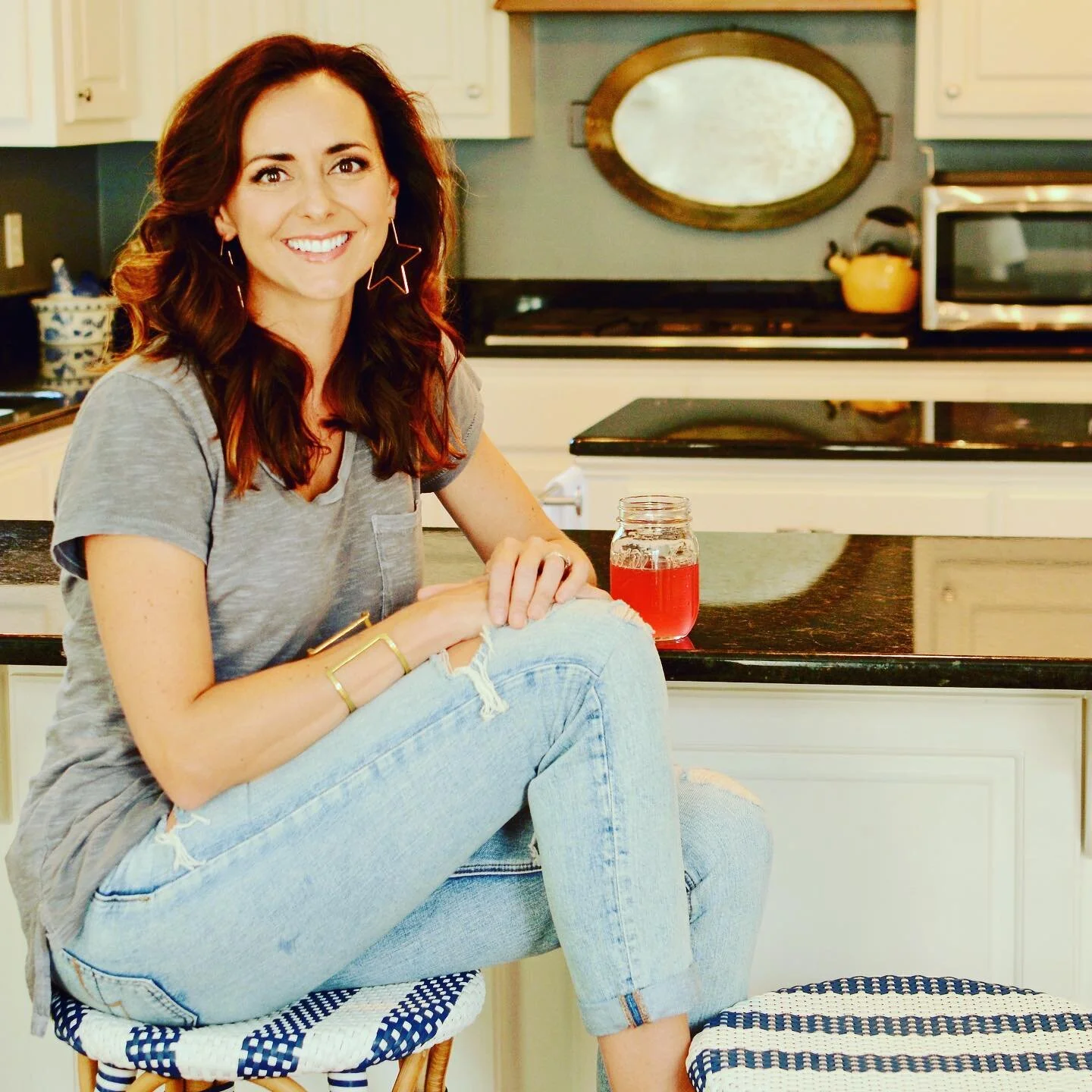 𝚆𝚑𝚊𝚝 𝚒𝚜 𝚝𝚑𝚎 𝚝𝚘𝚗𝚎 𝚢𝚘𝚞 𝚊𝚛𝚎 𝚌𝚛𝚎𝚊𝚝𝚒𝚗𝚐 𝚒𝚗 𝚢𝚘𝚞𝚛 𝚑𝚘𝚖𝚎? 

I want my home to feel safe and cozy.  love creating a peaceful and welcoming atmosphere in my home. 

I can remember going to college and one of the number one th