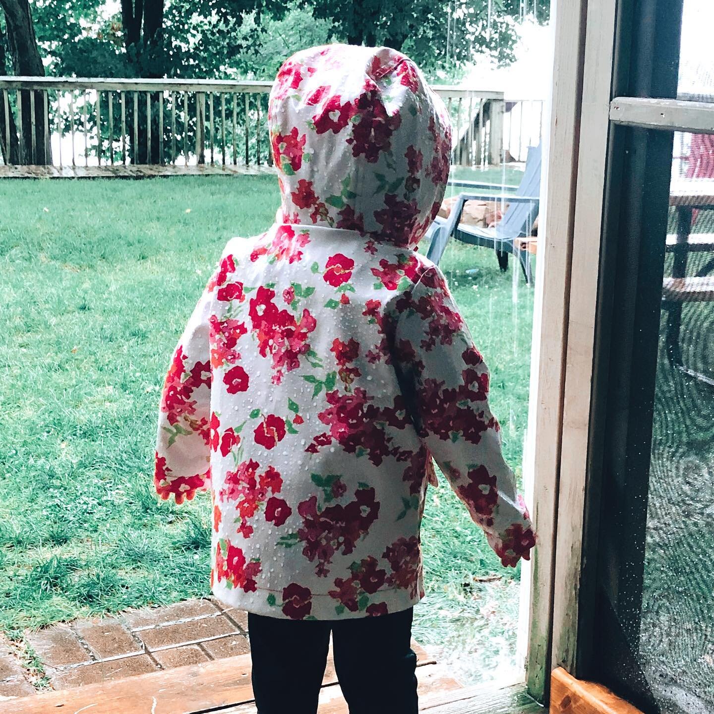Posting this as a reminder to dance in the rain rather than whine about it! 🌧 

It&rsquo;s the first rainy afternoon of our cottage week and my husband I were struggling to think of something to do with the girls. We tried dancing, bubbles and even 