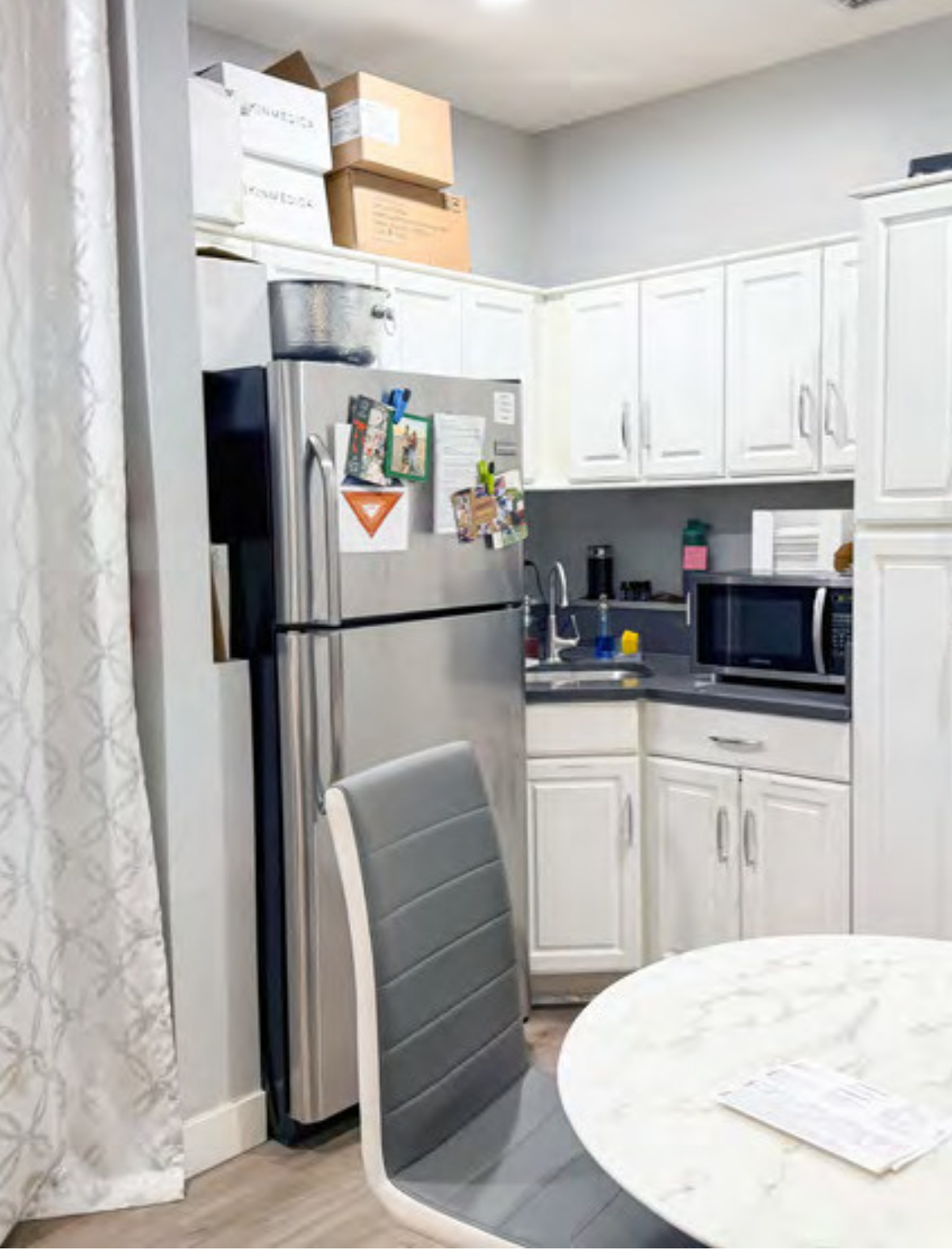 Skin Savvy 49-2A Pier Ave - Kitchen.png