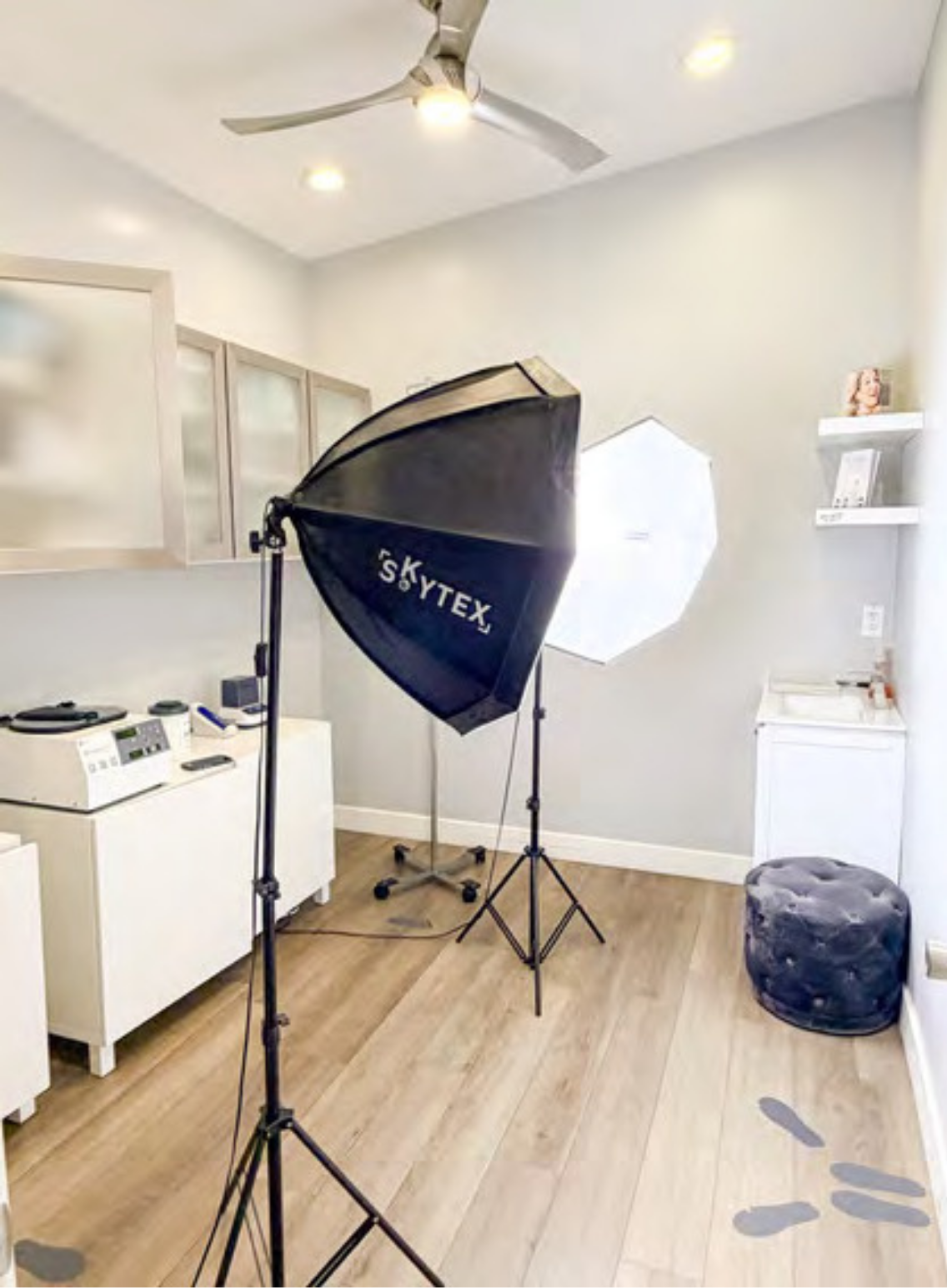 Skin Savvy 49-2A Pier Ave - Exam Room 1.png