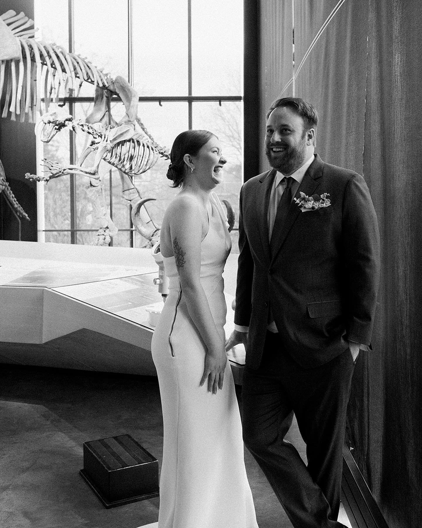 Congrats Susannah and Mike! Thank you for having me as your stylist, we had a great time getting you all ready.
Love all the smiles and the dinosaur bones 🦴 
Photos @thecardinals.co 
Planning @sageeventco 
Venue @burkemuseum