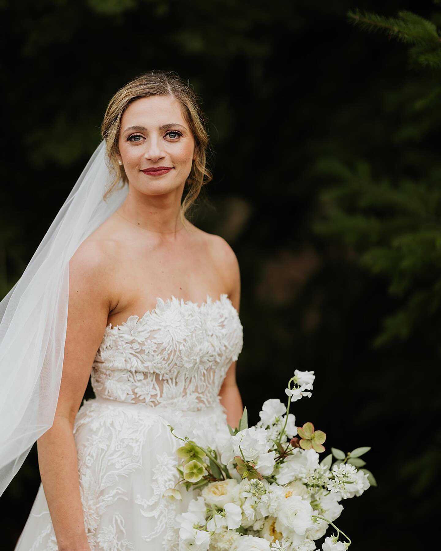 My goal as an artist is to create a look you&rsquo;ll feel absolutely gorgeous on your wedding day. Makeup that feels light, shows off your skin and doesn&rsquo;t change you dramatically. I am taking about flawless skin, eyes that pop, a soft lash an