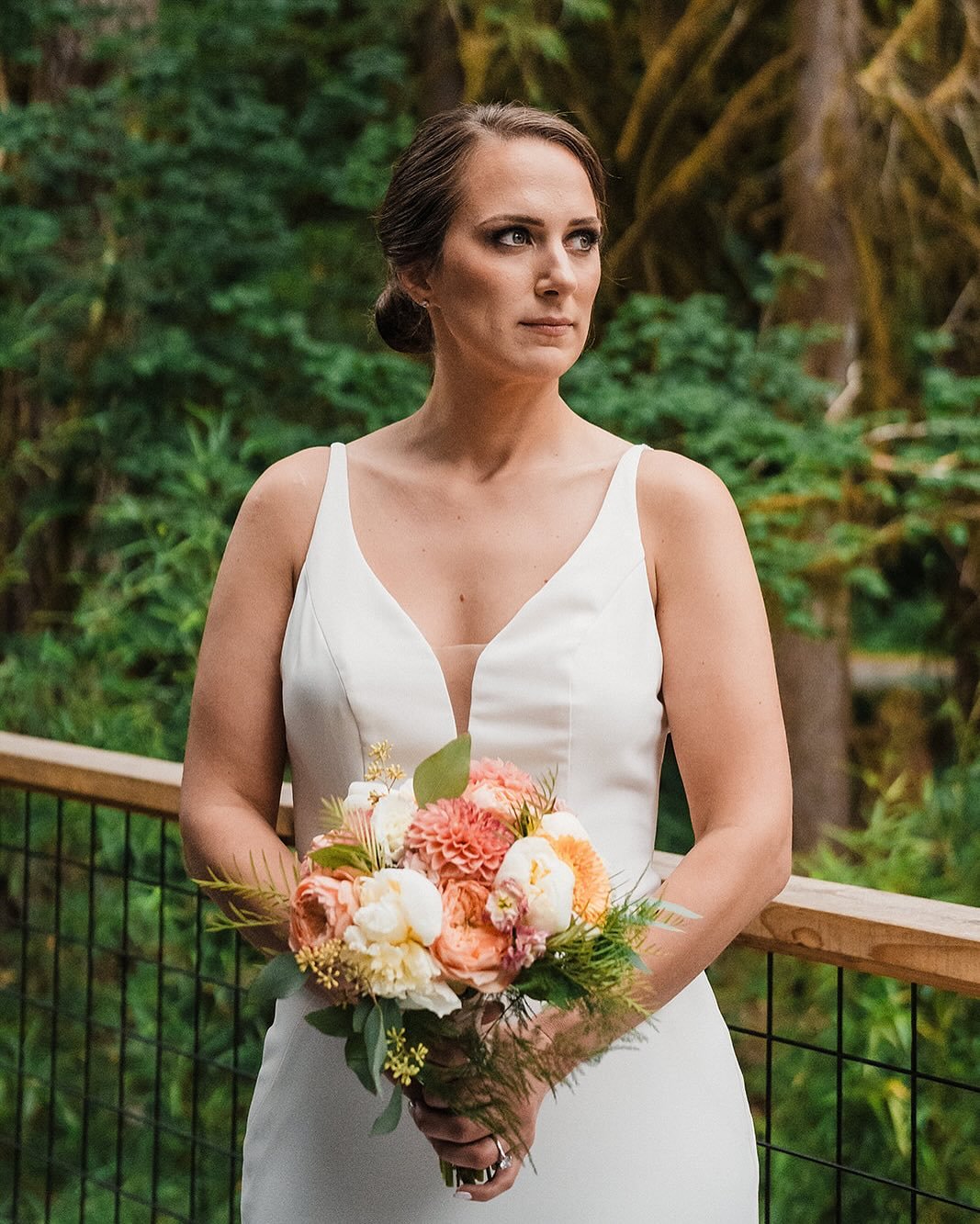 Megan + Kieth summer 2024 Mount Baker Wilderness 
I truly felt like I was hanging out with friends while getting Megan and her family ready! 
Beauty deets:💄She wanted a sleek up-style,  a little Hailey Beebs bridal hair inspo and some smokey glam. I