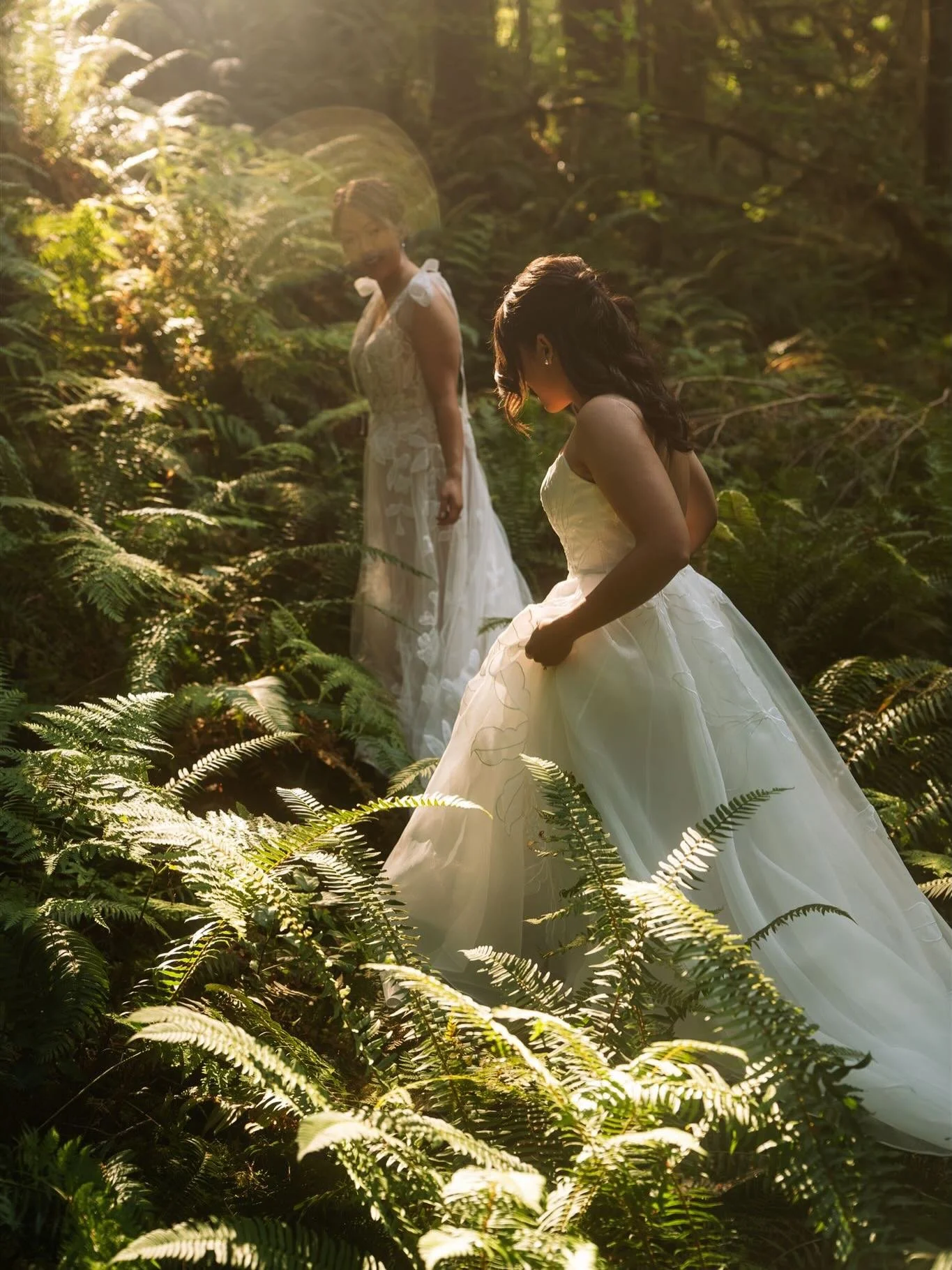 Lucy + Flavia, summer 2025 Mt Baker wilderness 
Photographed by @henrysdiary 
Florals @goldenrodfloral 
@mtbakerhyggehus 

Cannot wait to get back out and style all of our beautiful couples heading to the mountains to make that big promise to each ot