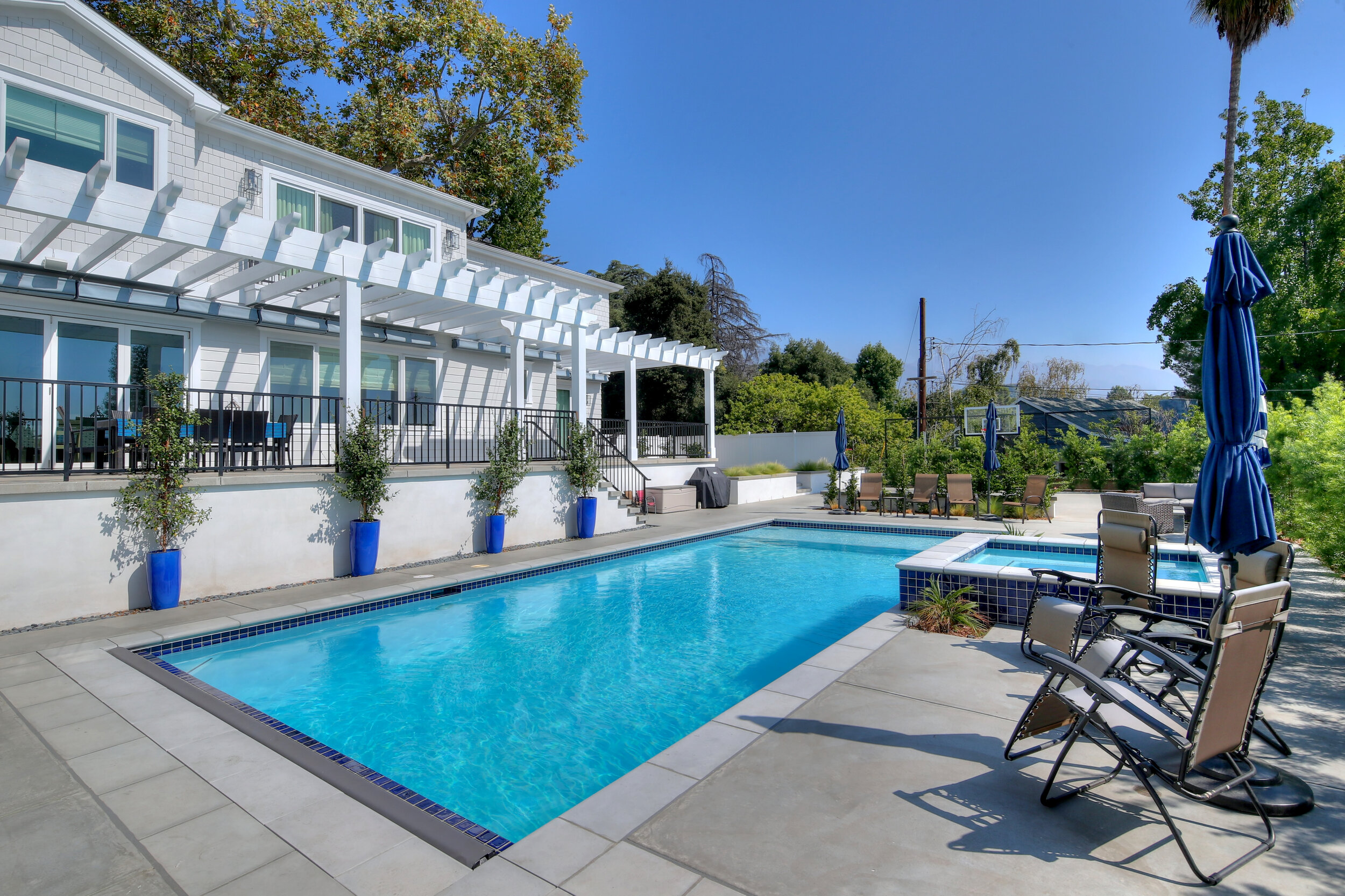 About Us — Flintridge Landscape & Pool