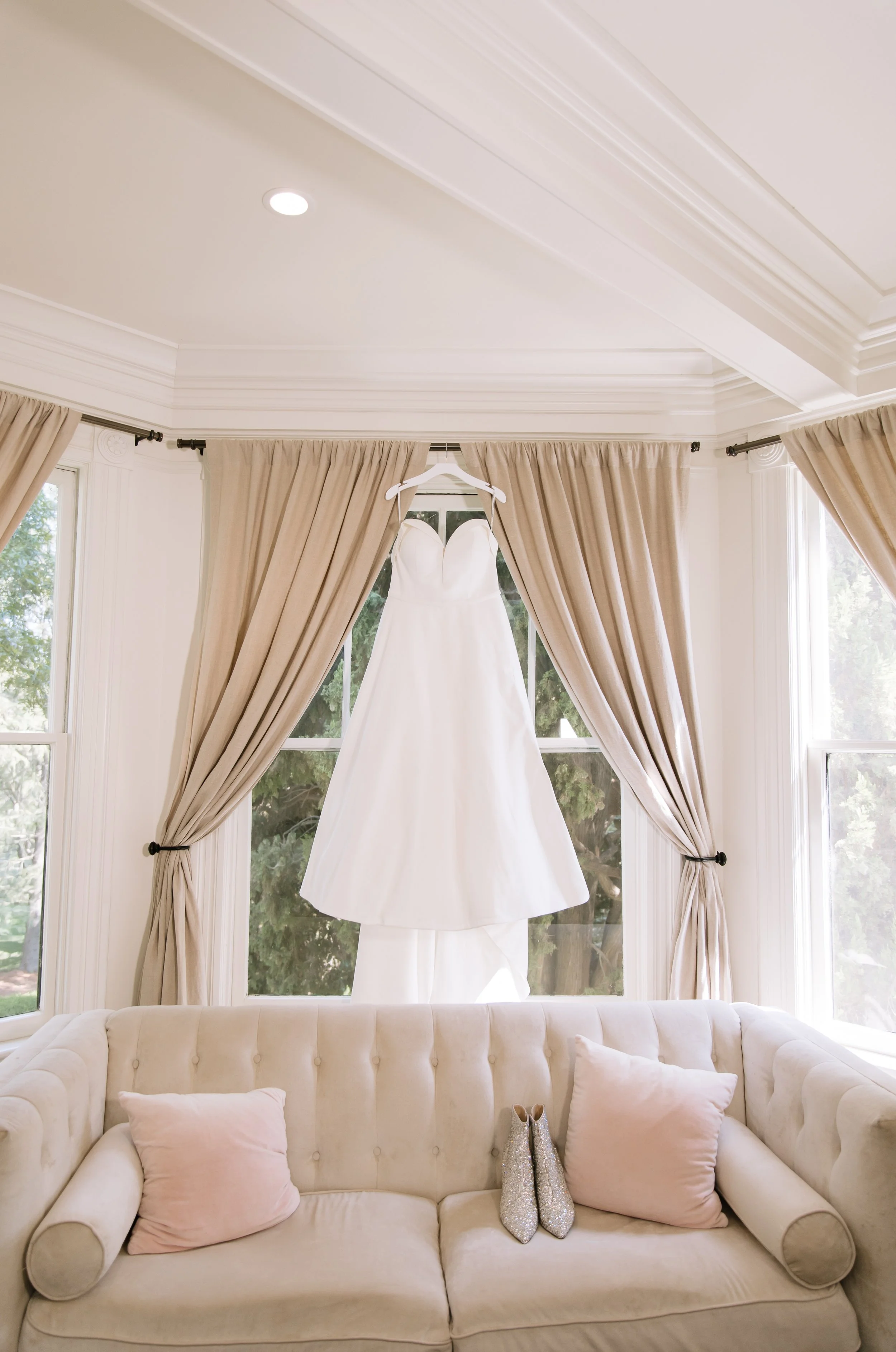 Park Winters wedding venue bridal suite