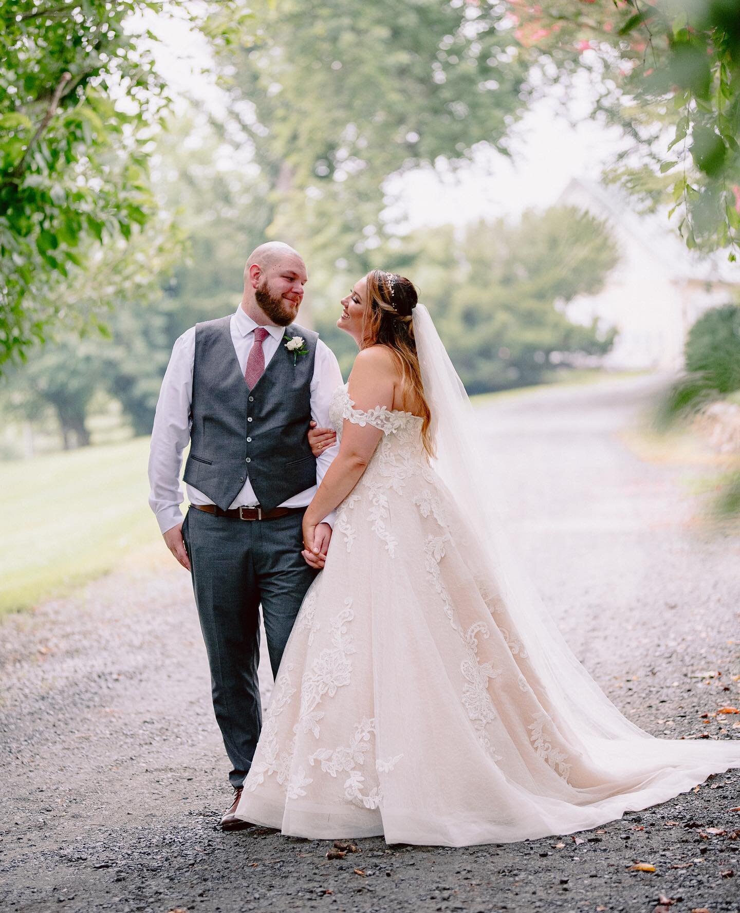 ⁠Wedding day at Briar Patch Inn.
Are you ready for 2021? 🎉⁠⠀
⁠⠀
#dcwedding #dcweddingphotographer #dcphotographer #vawedding #vaweddingphotographer #vaphotographer  #mdphotographer #virginiawedding #virginiabride #virginiaweddingphotographer #washin