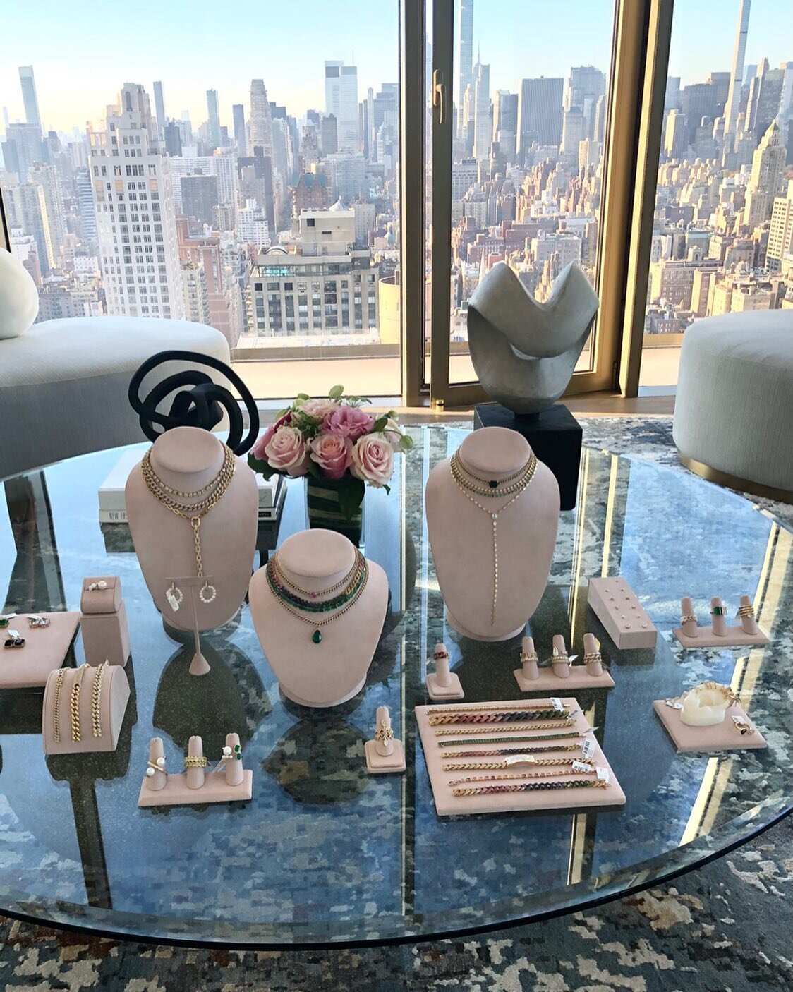 @shayjewelry &amp; our custom displays with a view 😍 

#nyc #jewelrydisplay #displays #jewelry #jewelrydisplays #diamonddistrict #smallbusiness #supportsmallbusinesses #jewelrybox #vintage #shoplocal #womanownedbusiness