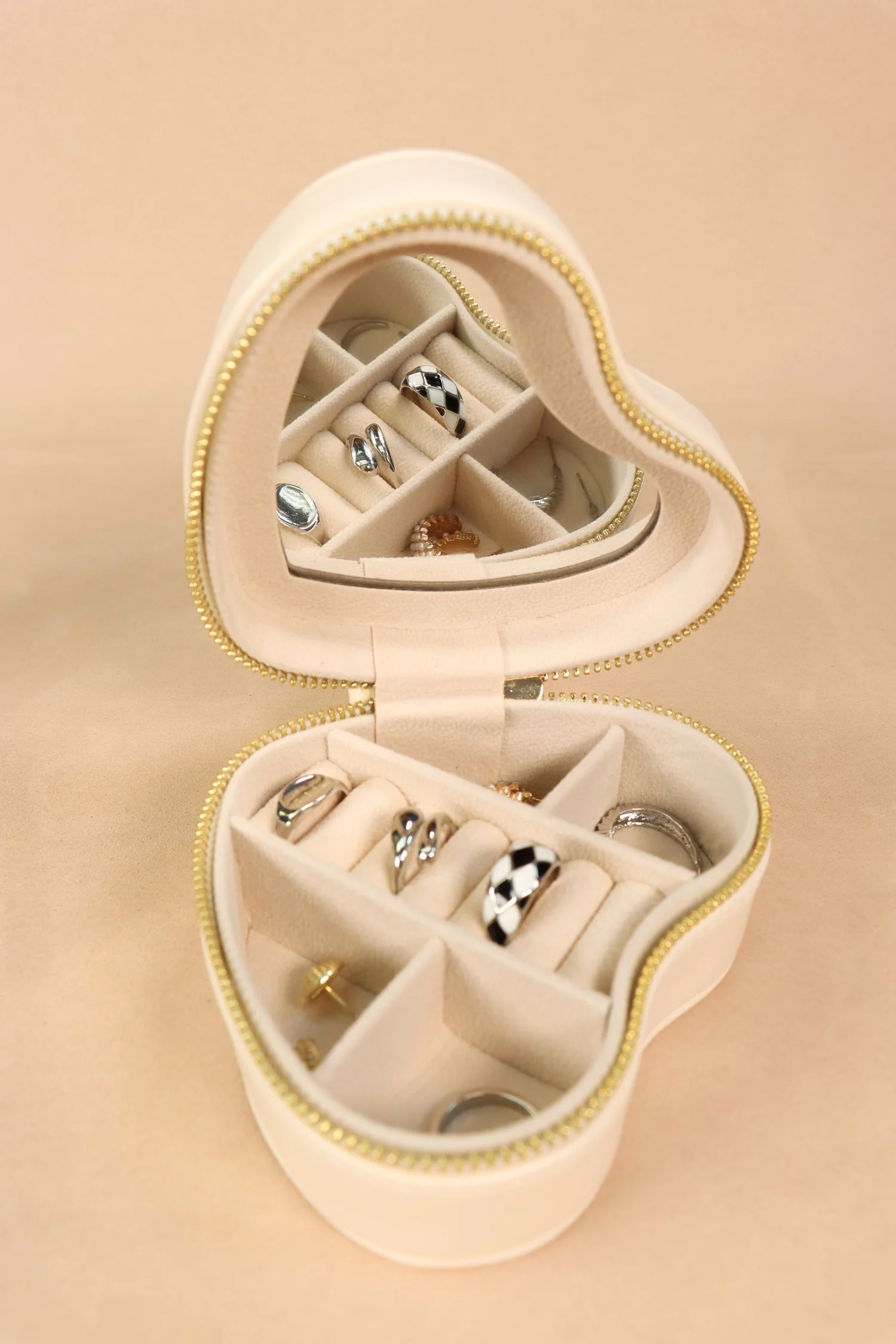 Jewelry Display of New York