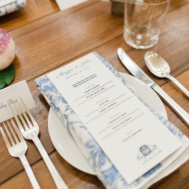 Menus are a great addition to any table. Shown here is a lovely  place setting at a rehearsal dinner by @havilandevents at @publicanchicago earlier this year. ⠀⠀⠀⠀⠀⠀⠀⠀⠀
⠀⠀⠀⠀⠀⠀⠀⠀⠀
Menus, place cards and tablenumbers by @noteworthyexpressions⠀⠀⠀⠀⠀⠀⠀⠀⠀
