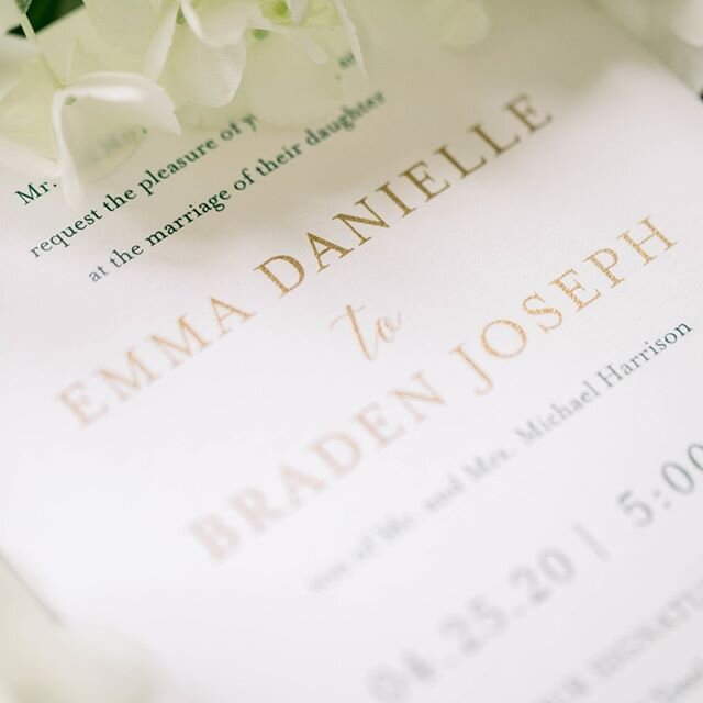 One of my favorite printing methods for invitations is thermography. It's a raised resin on the paper and looks beautiful in traditional gold. It sparkles and adds depth to the invitation.⠀⠀⠀⠀⠀⠀⠀⠀⠀
⠀⠀⠀⠀⠀⠀⠀⠀⠀
Letterpress, foil stamping, engraving and 