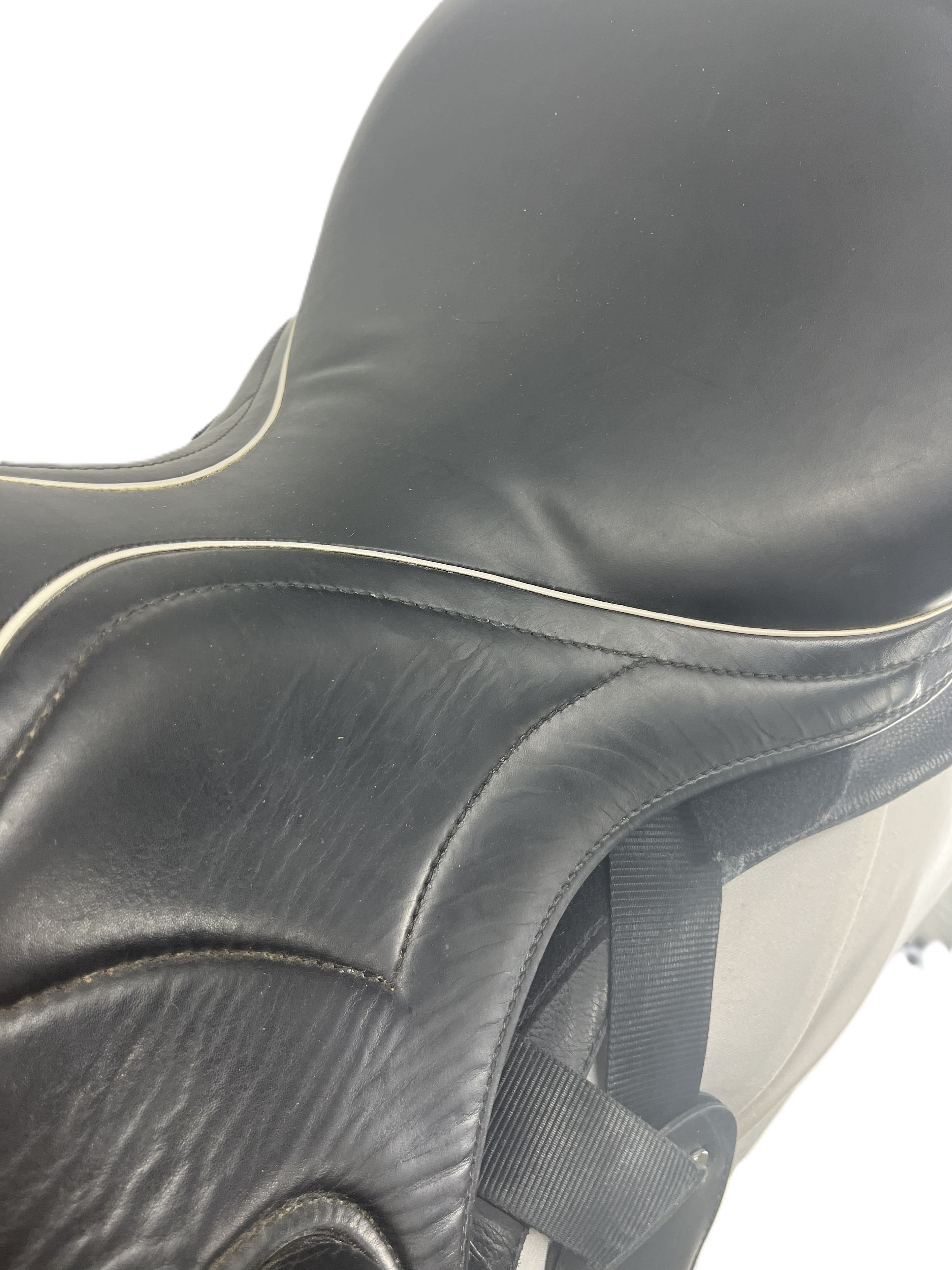 8239 Seat Wrinkles.png