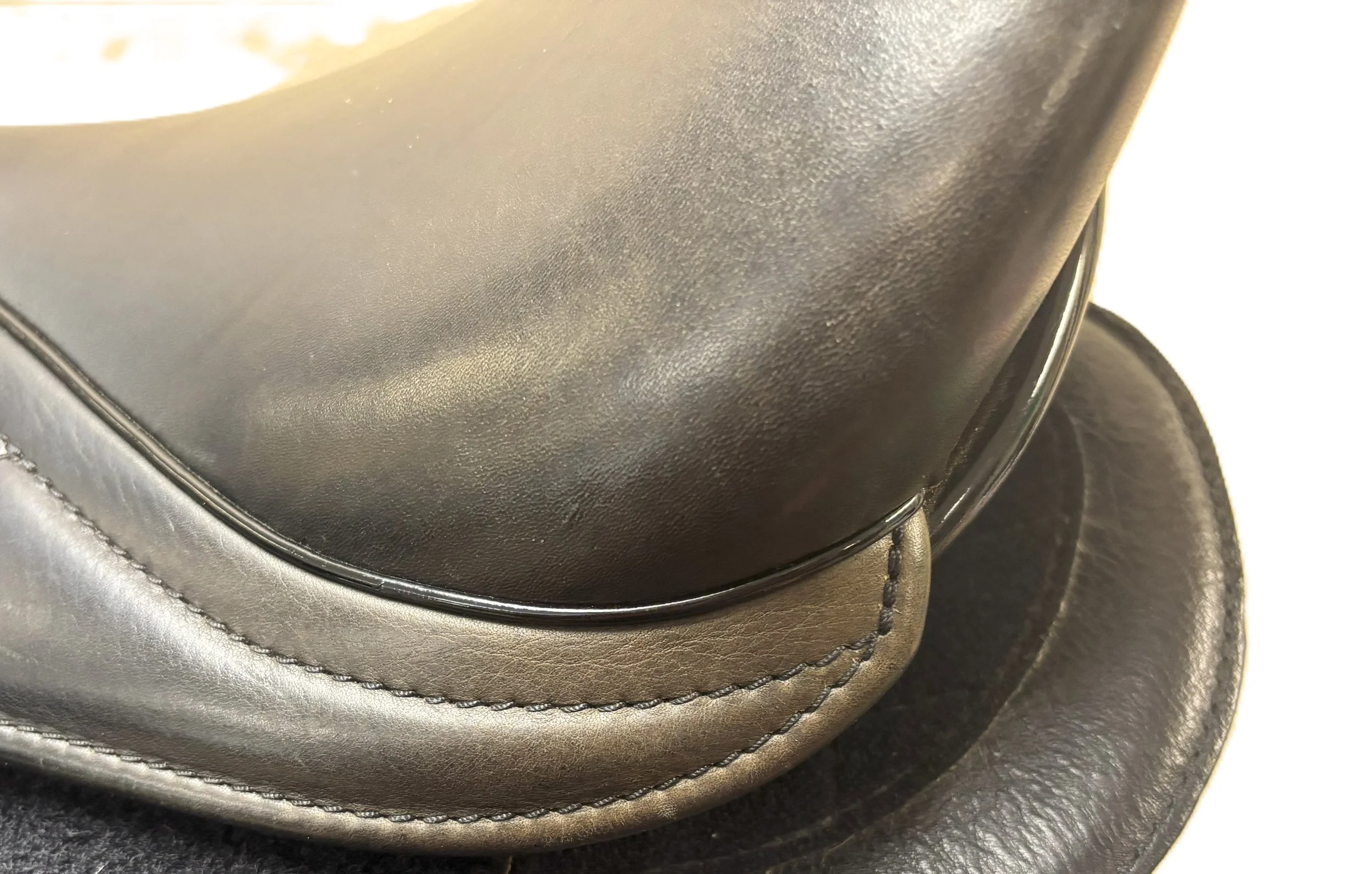 ENFL HC8423 Leather Fading.jpg