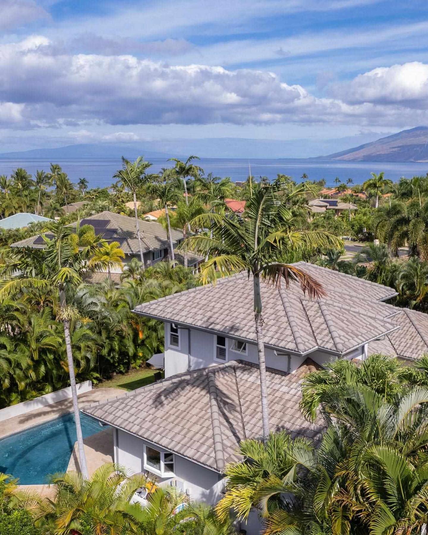 S U M M E R 🌞 A L L Y E A R &bull; This beautiful home is such a good deal in Wailea Pualani! Let me know if you&rsquo;d like to view it with me.

📍 361 Pualoa Nani Pl Kihei, HI 96753 🏡 3 🛌 4 🛀 2234sq 🌳 0.3ac flag lot with a pool

💰 Listed at 