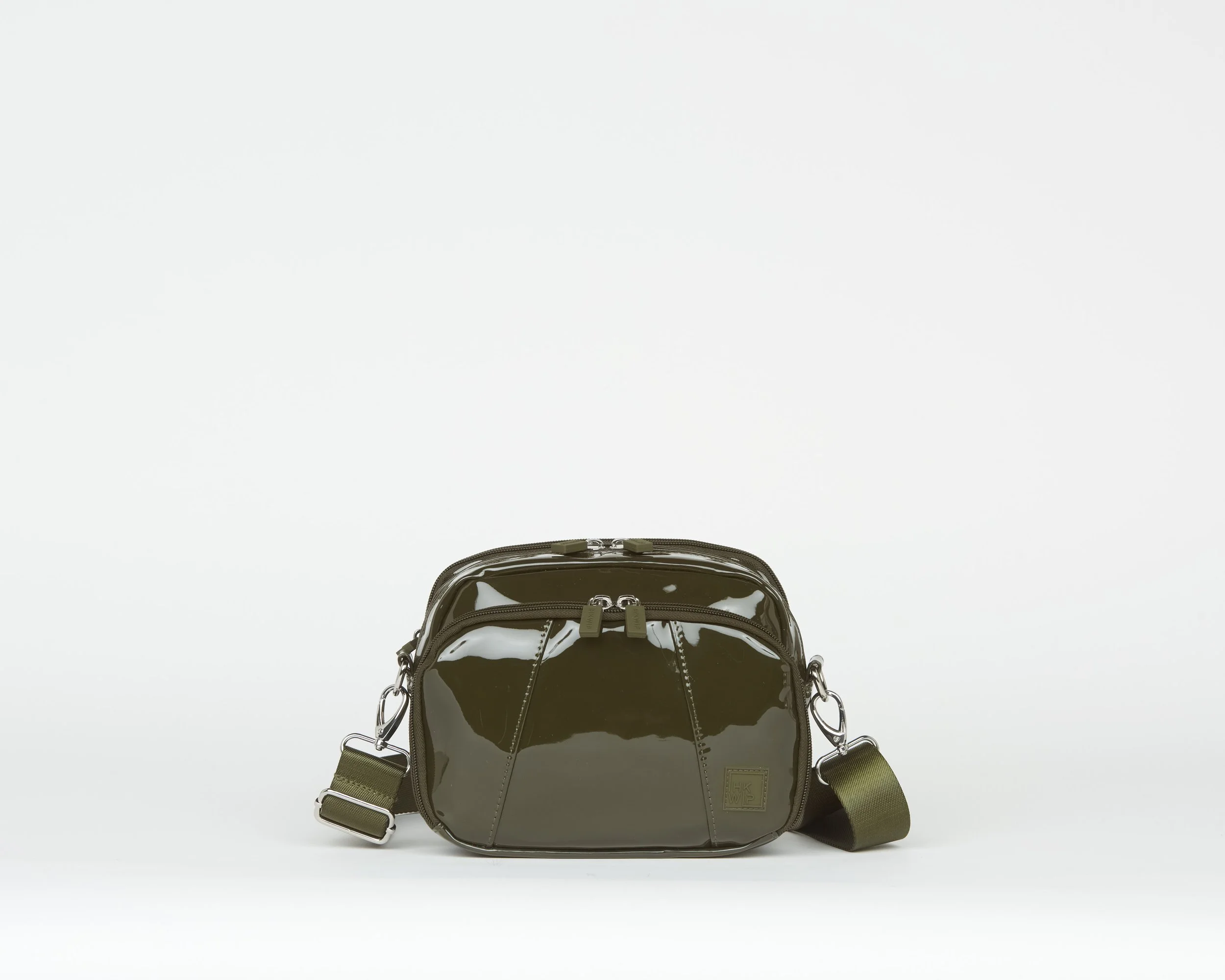 THE MODERN MOMENT CROSSBODY - PATENT MILITARY OLIVE