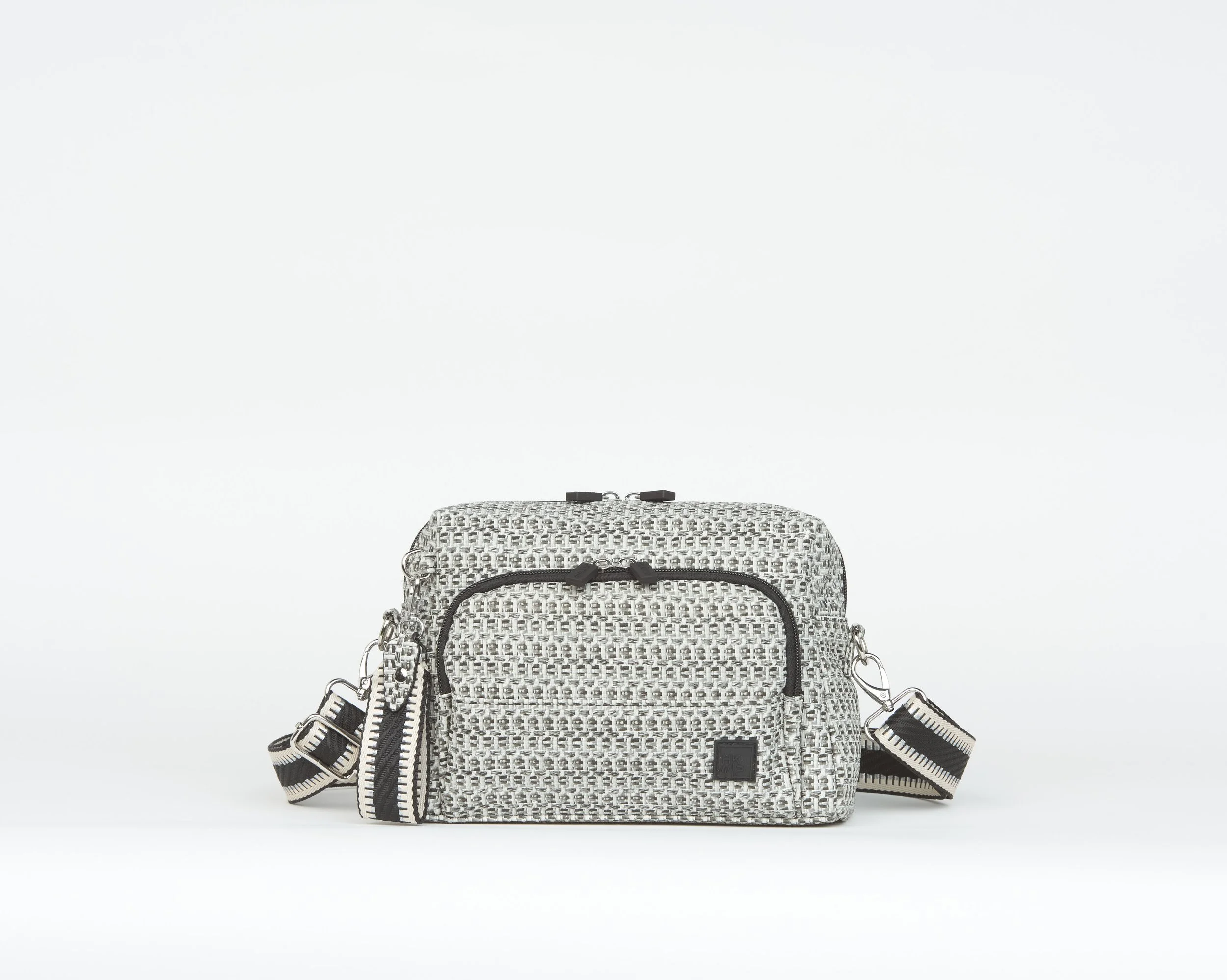 THE ELEVATE CROSSBODY - NOIR RAFFIA