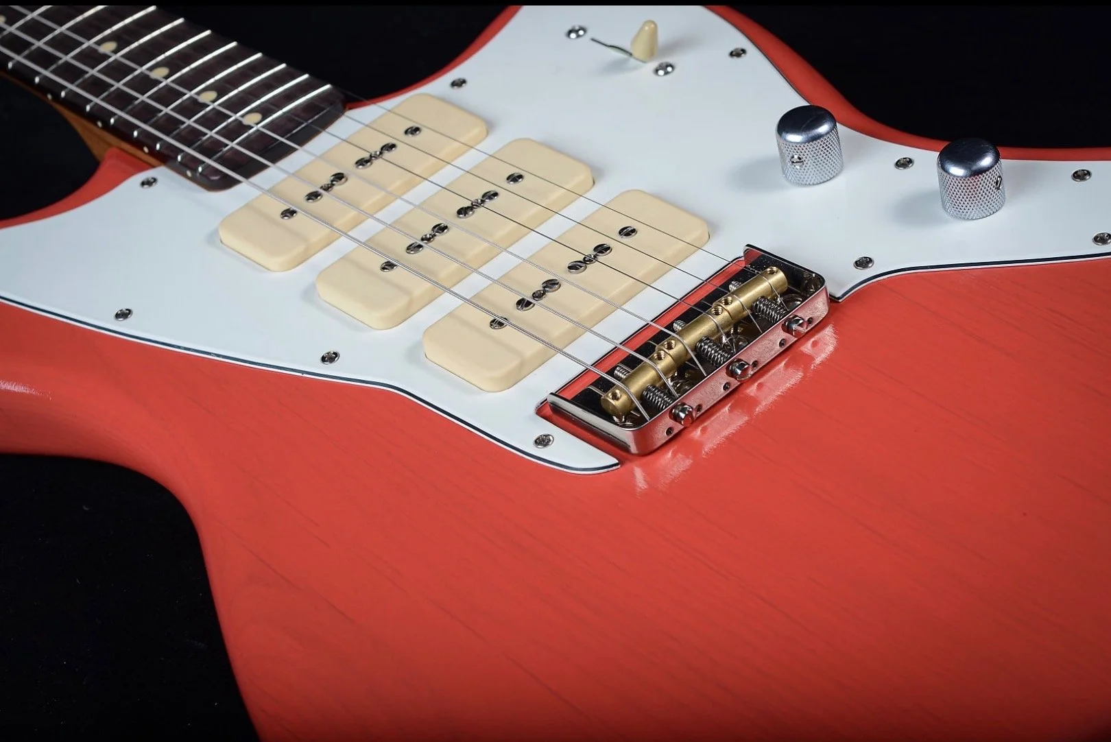 LSL Instruments Offset Guitar Fiesta red 3 P90