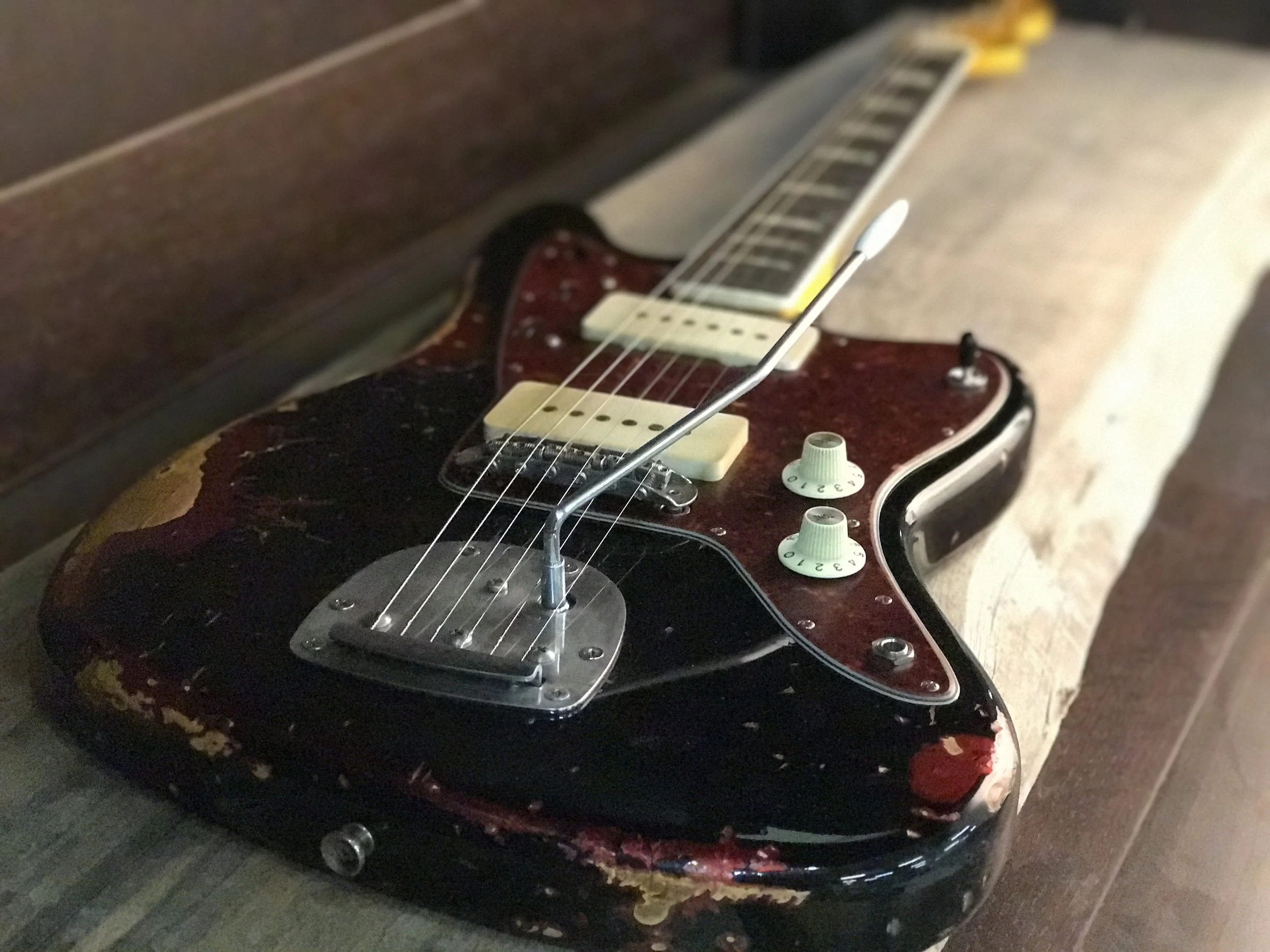 LSL Instruments Offset Guitar Black double finish heavy age