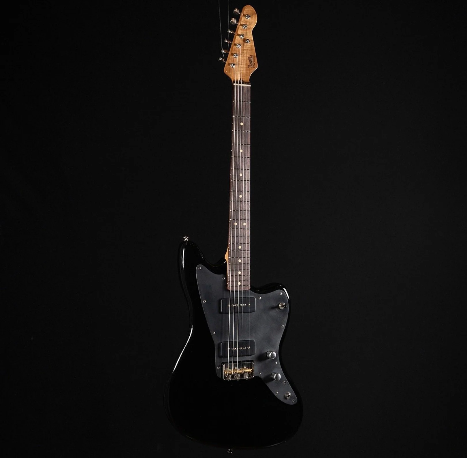 LSL Instruments Offset Guitar Black with black pickguard