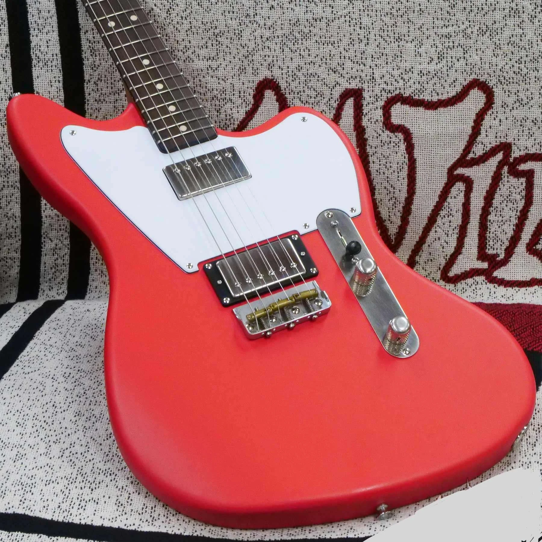 LSL Instruments Offset Guitar Fiesta red 