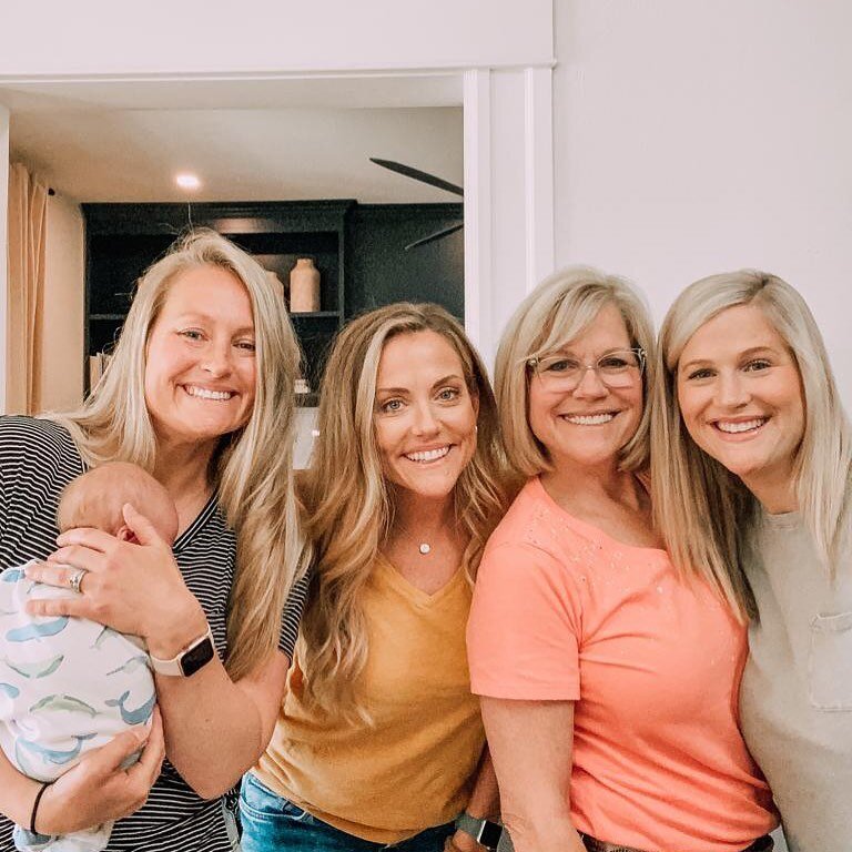 Back together and it feels so good! 
.
It&rsquo;s been a long 9 months since we were all together so we are celebrating all the thing- love, family and the birth of Halle Jean! 💕💜🎉