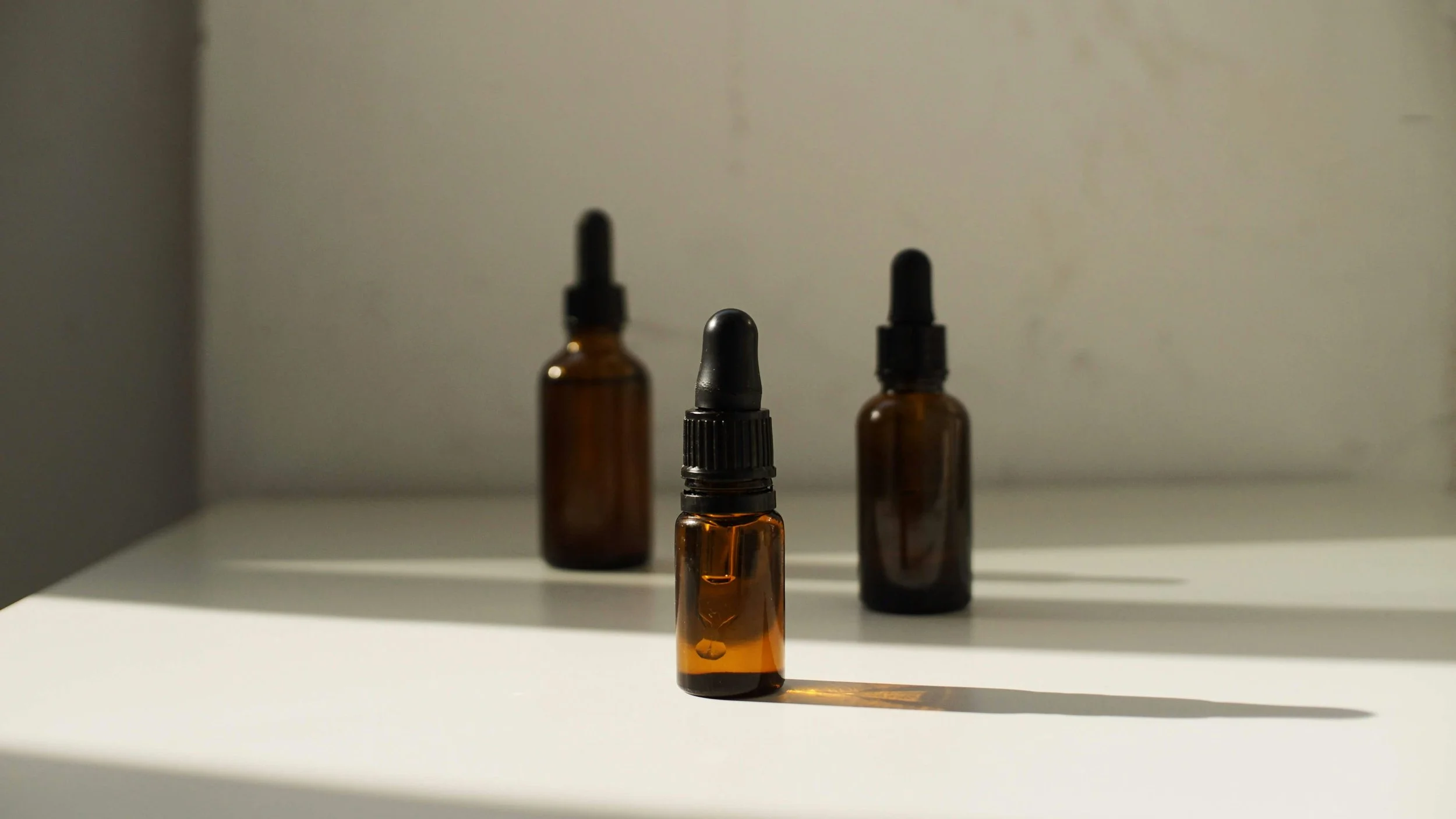 amber glass dropper bottles