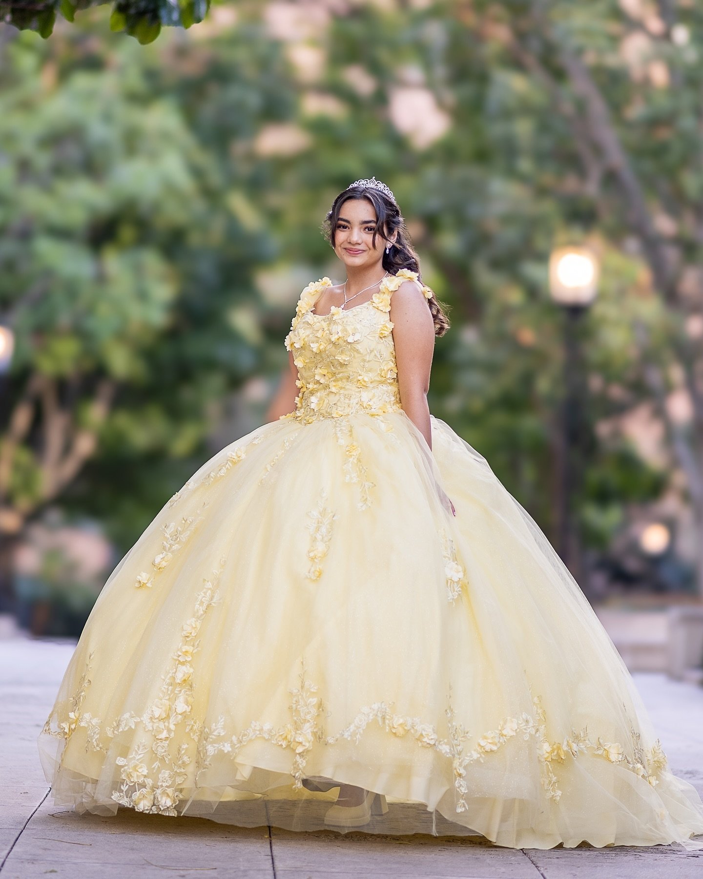 Los Angeles, CA 📚 Quincea&ntilde;era photoshoot 😍 #quincea&ntilde;era2024 #quinces #fifteen