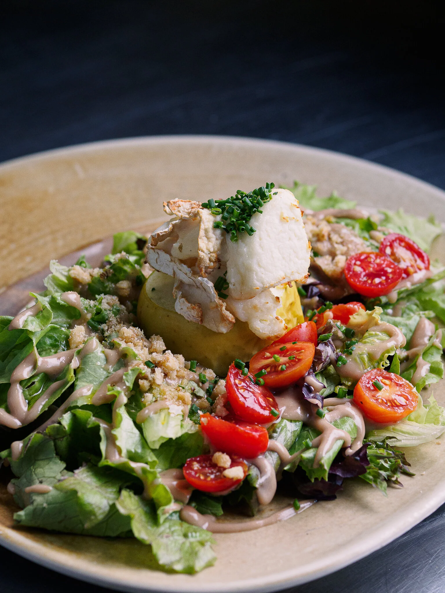 Amanida ECO de formatge de cabra tèbia