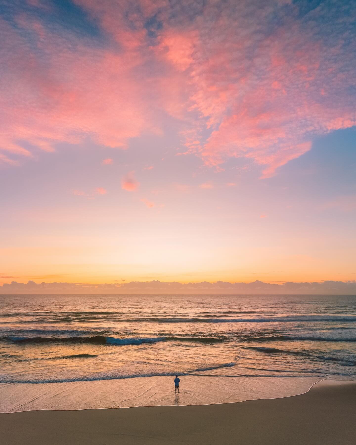 Cotton candy colours&hellip;
.
.
.
.
#discoverearth #earthoutdoors #beach #earthfocus #paradise #earth_shotz #visitnsw #newsouthwales #australia #seeaustralia #australiagram #depthsofearth #moodnation #earthpix #ig_color #fromwhereidrone #stormchaser