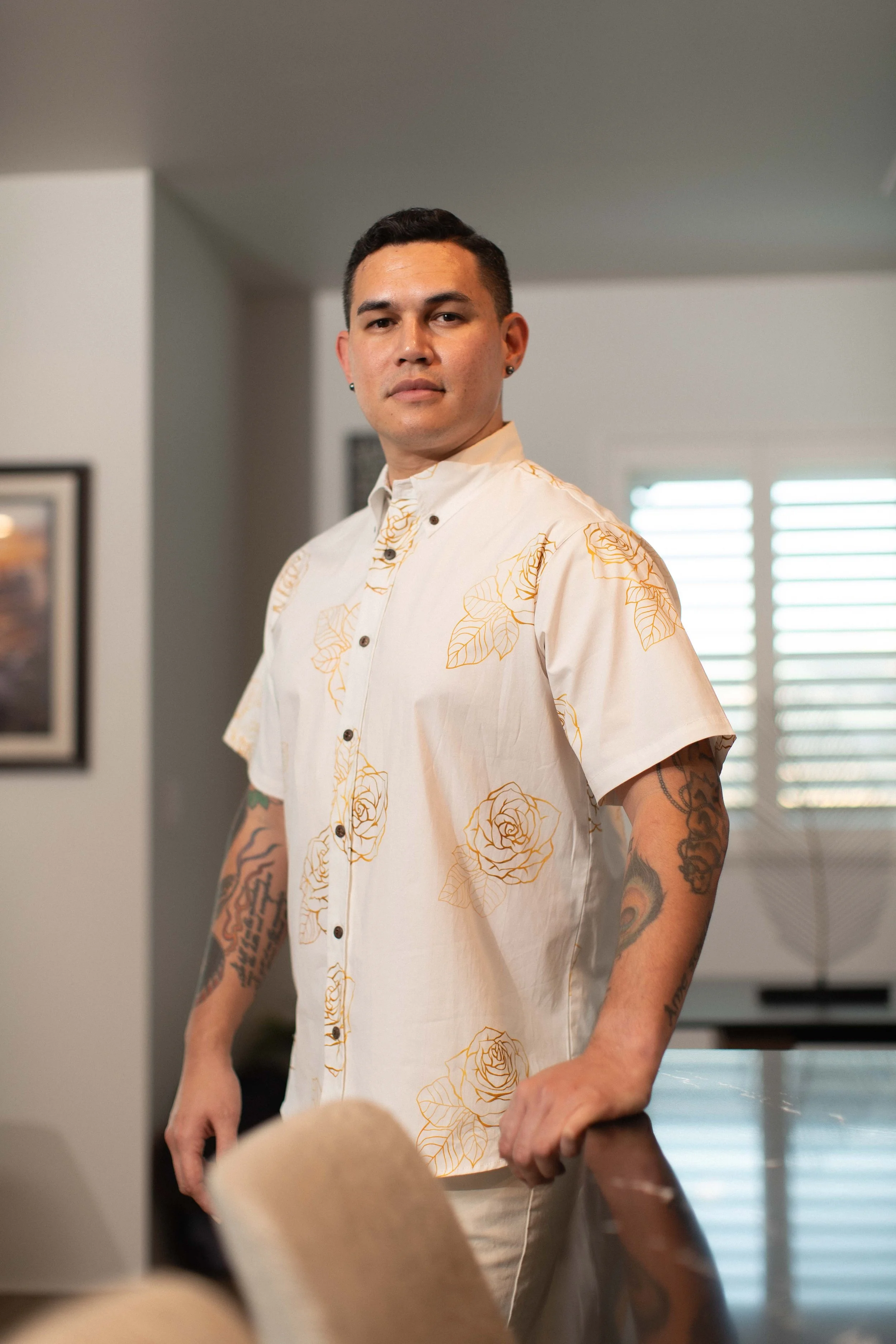 Kane Button Down | White/Gold | Lokelani