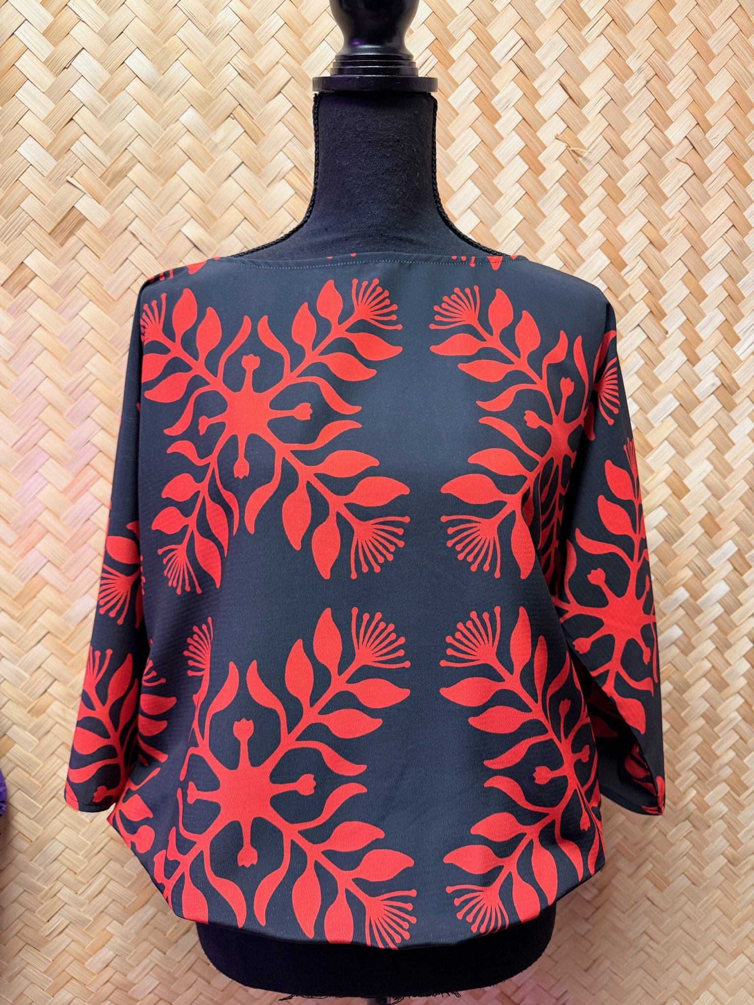 Makuahine Top With Shirring | Red/Black | Liko Lehua